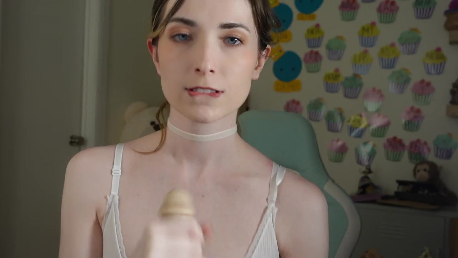 Gallery image thumbnail from Lil_blueberry's myfreecams stream on, 05/16/2025, 01:32 image 6 of 20