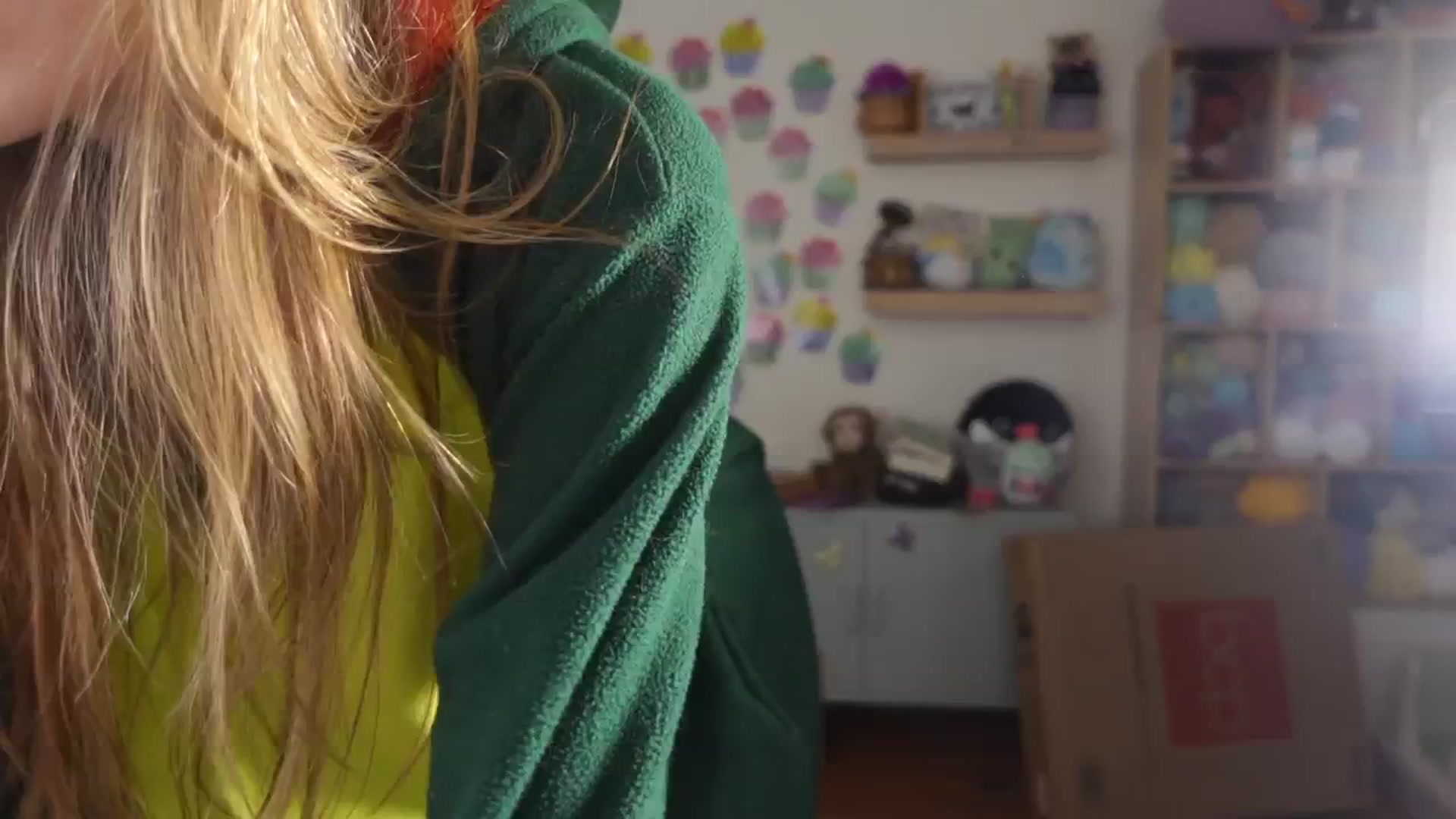 Gallery image thumbnail from Lil_blueberry's myfreecams stream on, 05/17/2025, 20:38 image 19 of 20