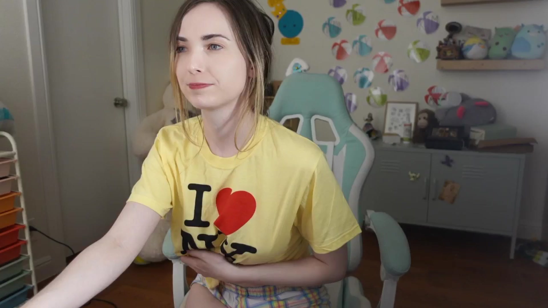 Gallery image thumbnail from Lil_blueberry's myfreecams stream on, 06/19/2025, 03:08 image 1 of 20