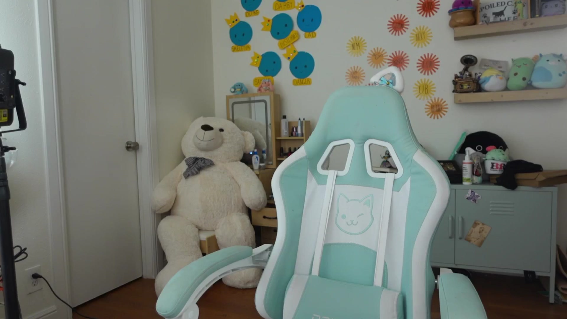 Gallery image thumbnail from Lil_blueberry's myfreecams stream on, 07/25/2025, 01:31 image 17 of 20