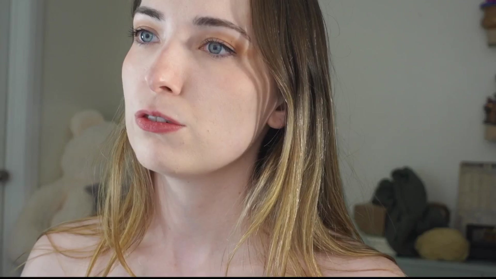 Gallery image thumbnail from Lil_blueberry's myfreecams stream on, 08/28/2025, 02:30 image 3 of 20