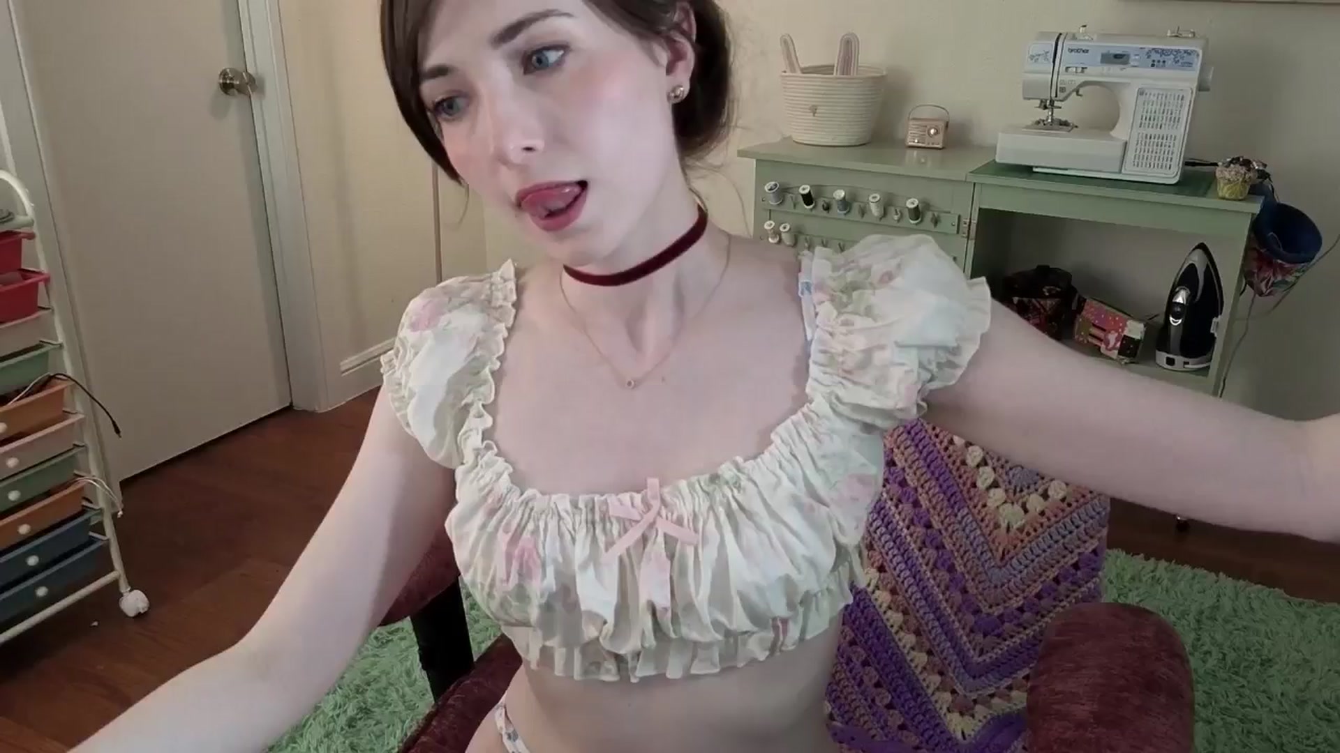 Gallery image thumbnail from Lil_blueberry's myfreecams stream on, 04/08/2026, 22:38 image 8 of 20