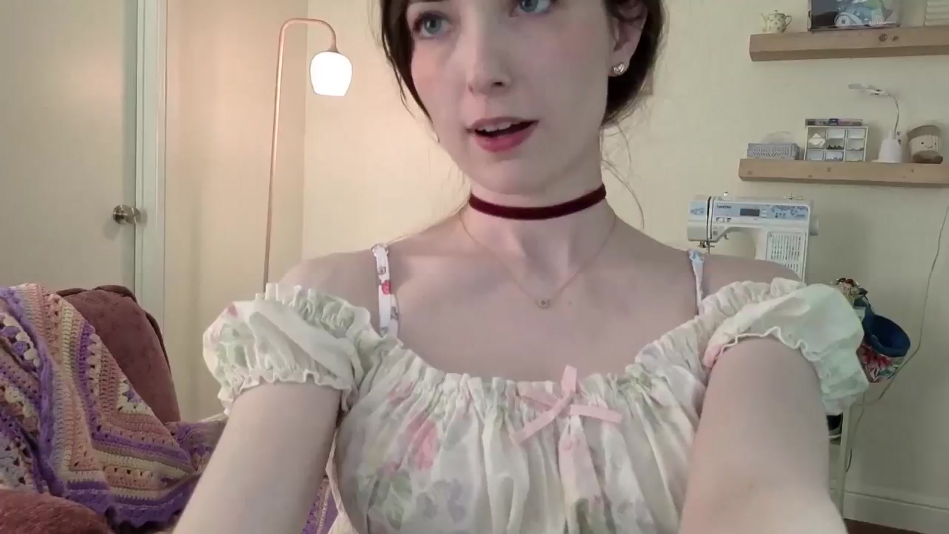 Gallery image thumbnail from Lil_blueberry's myfreecams stream on, 04/08/2026, 22:38 image 10 of 20