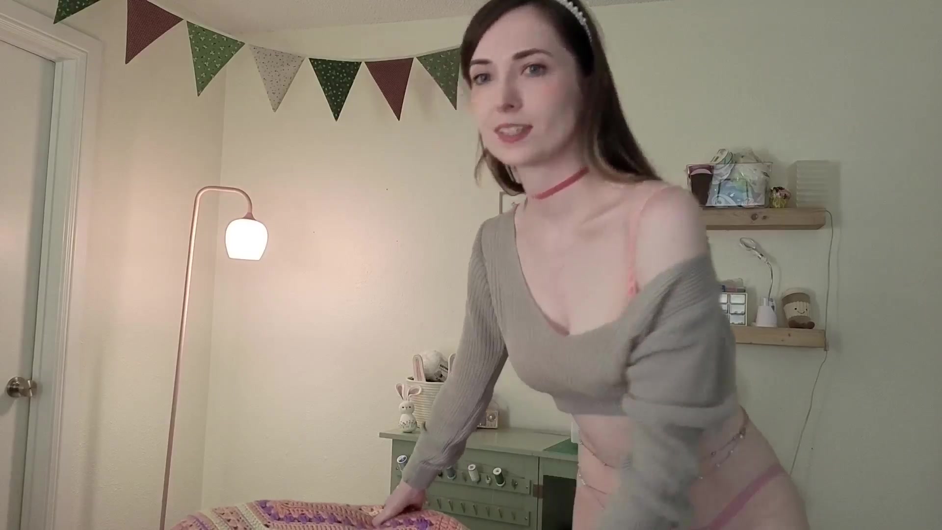Gallery image thumbnail from Lil_blueberry's myfreecams stream on, 04/19/2026, 22:04 image 4 of 20