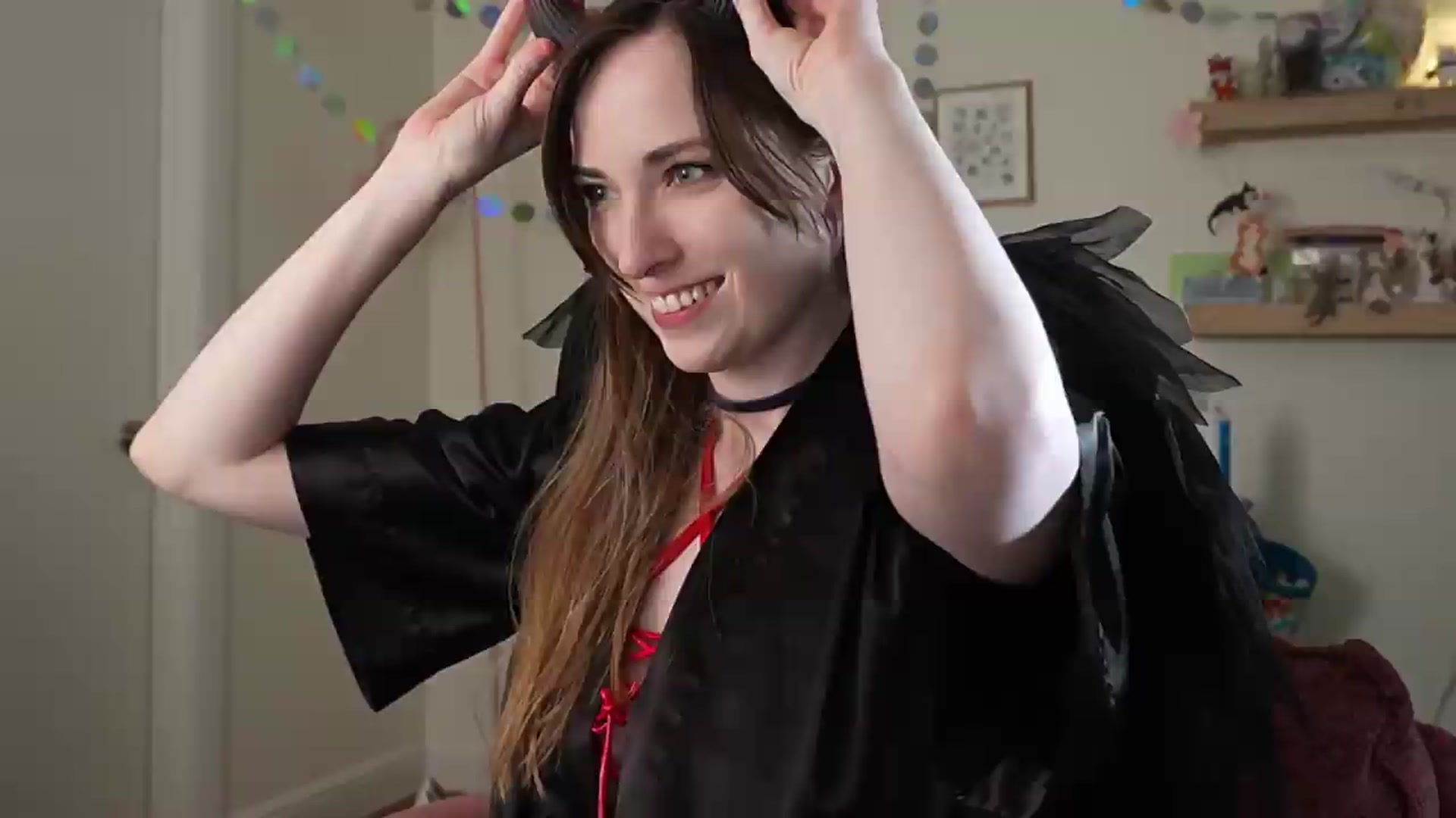 Gallery image thumbnail from Lil_blueberry's myfreecams stream on, 06/19/2026, 24:02 image 15 of 20