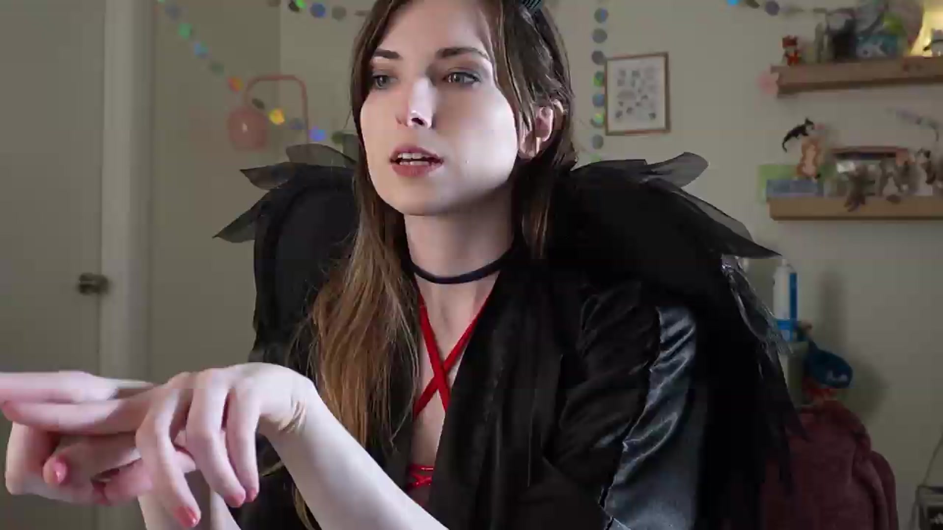 Gallery image thumbnail from Lil_blueberry's myfreecams stream on, 06/19/2026, 24:02 image 16 of 20
