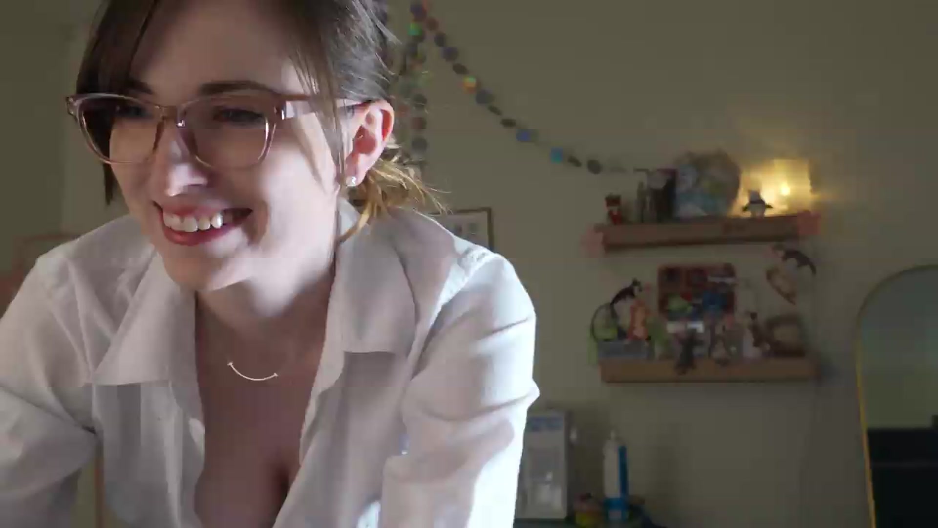 Gallery image thumbnail from Lil_blueberry's myfreecams stream on, 06/21/2026, 24:00 image 9 of 20