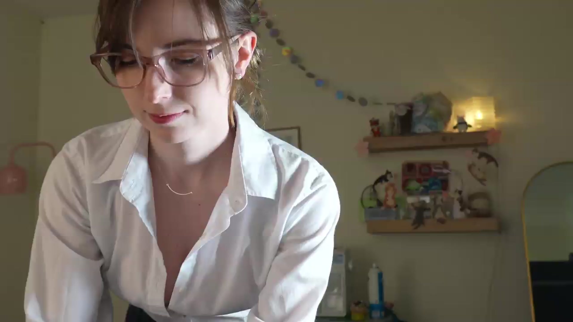 Gallery image thumbnail from Lil_blueberry's myfreecams stream on, 06/21/2026, 24:00 image 6 of 20