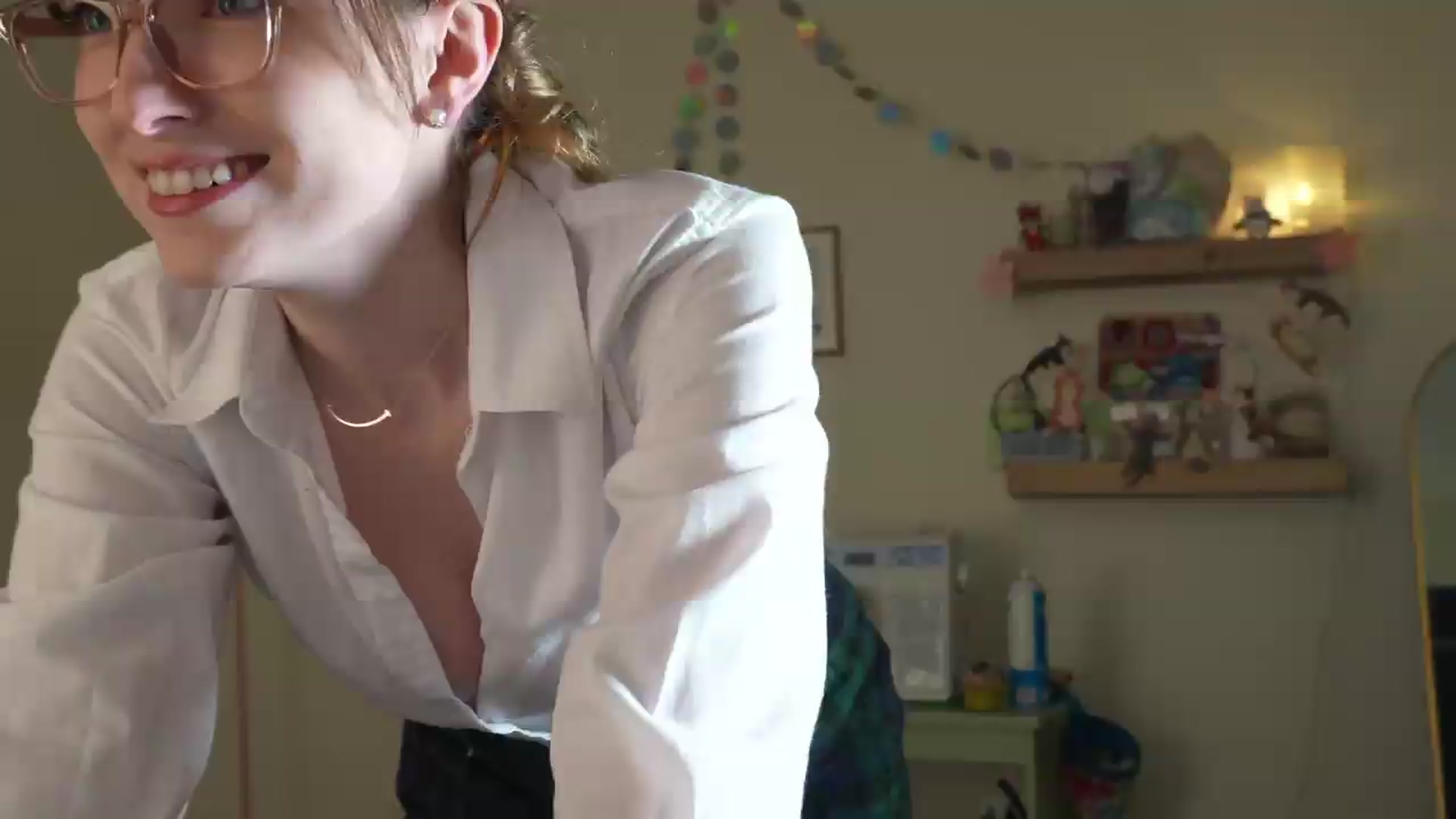 Gallery image thumbnail from Lil_blueberry's myfreecams stream on, 06/21/2026, 24:00 image 12 of 20