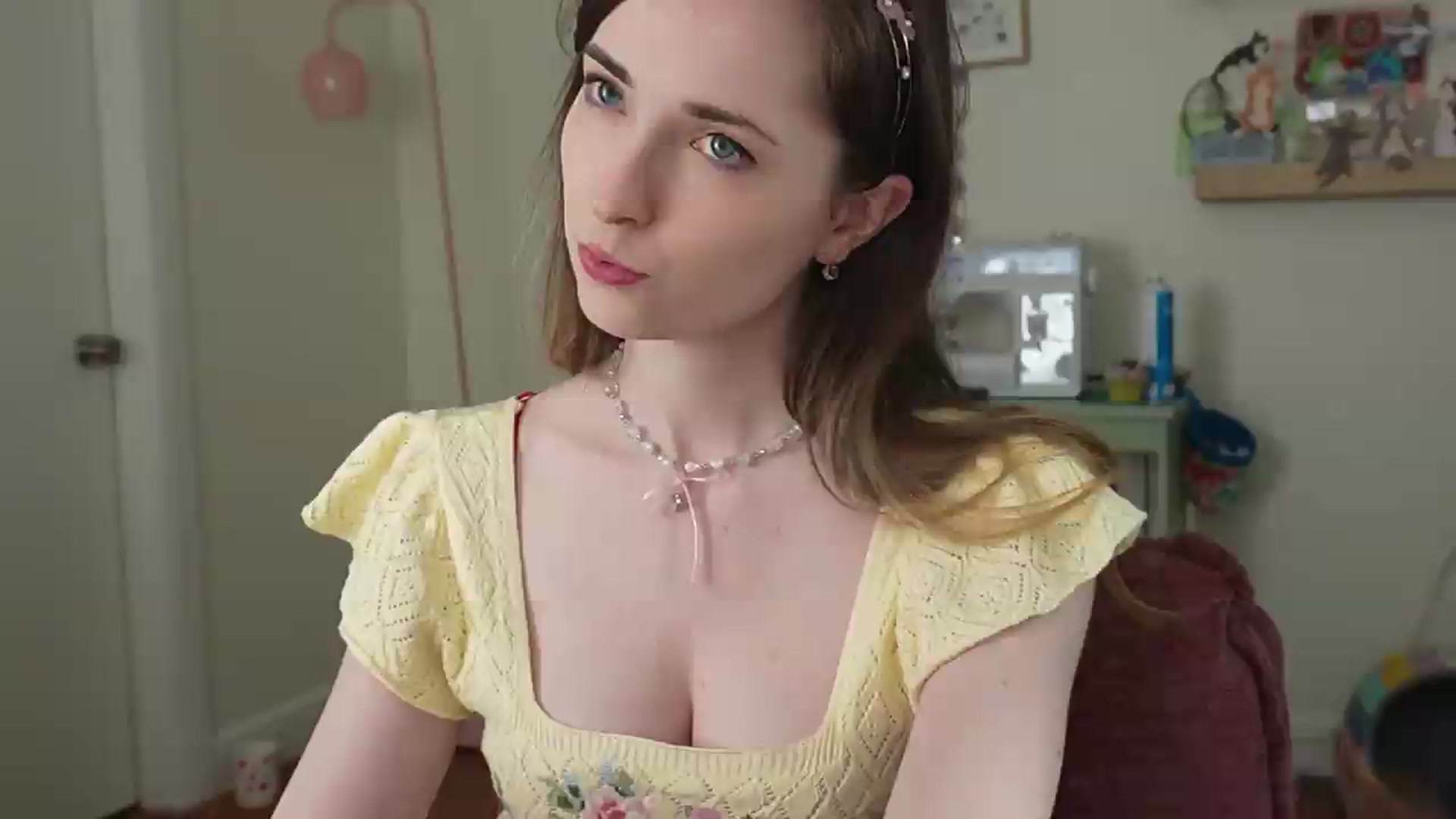 Gallery image thumbnail from Lil_blueberry's myfreecams stream on, 06/30/2026, 02:38 image 4 of 20