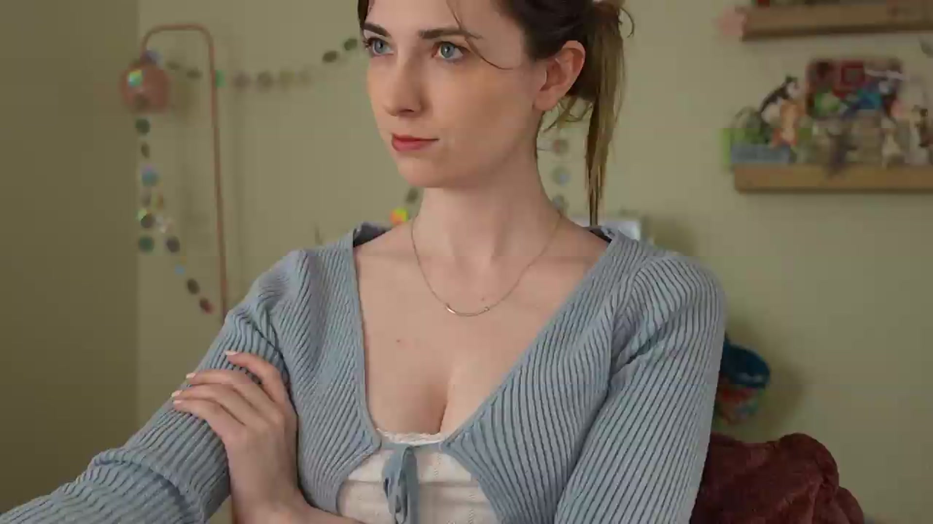 Gallery image thumbnail from Lil_blueberry's myfreecams stream on, 07/15/2026, 22:12 image 10 of 20