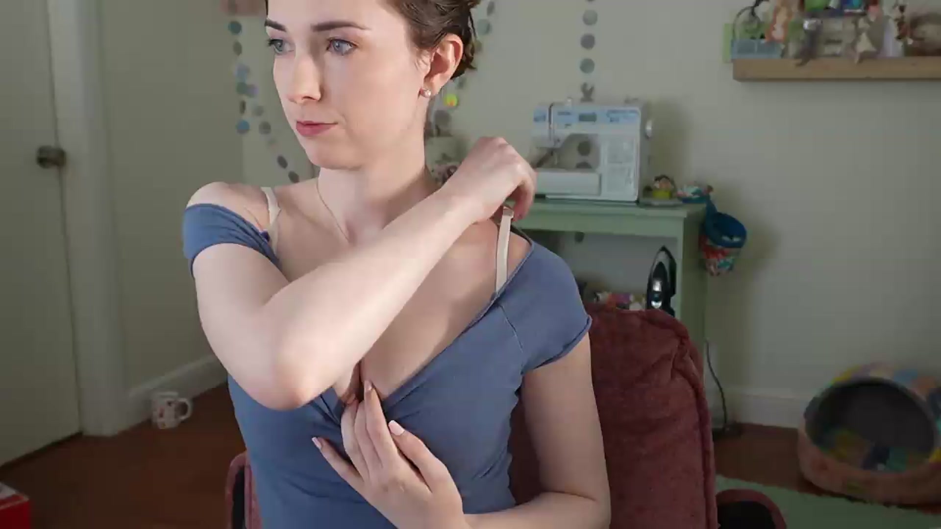 Gallery image thumbnail from Lil_blueberry's myfreecams stream on, 08/03/2026, 22:28 image 7 of 20