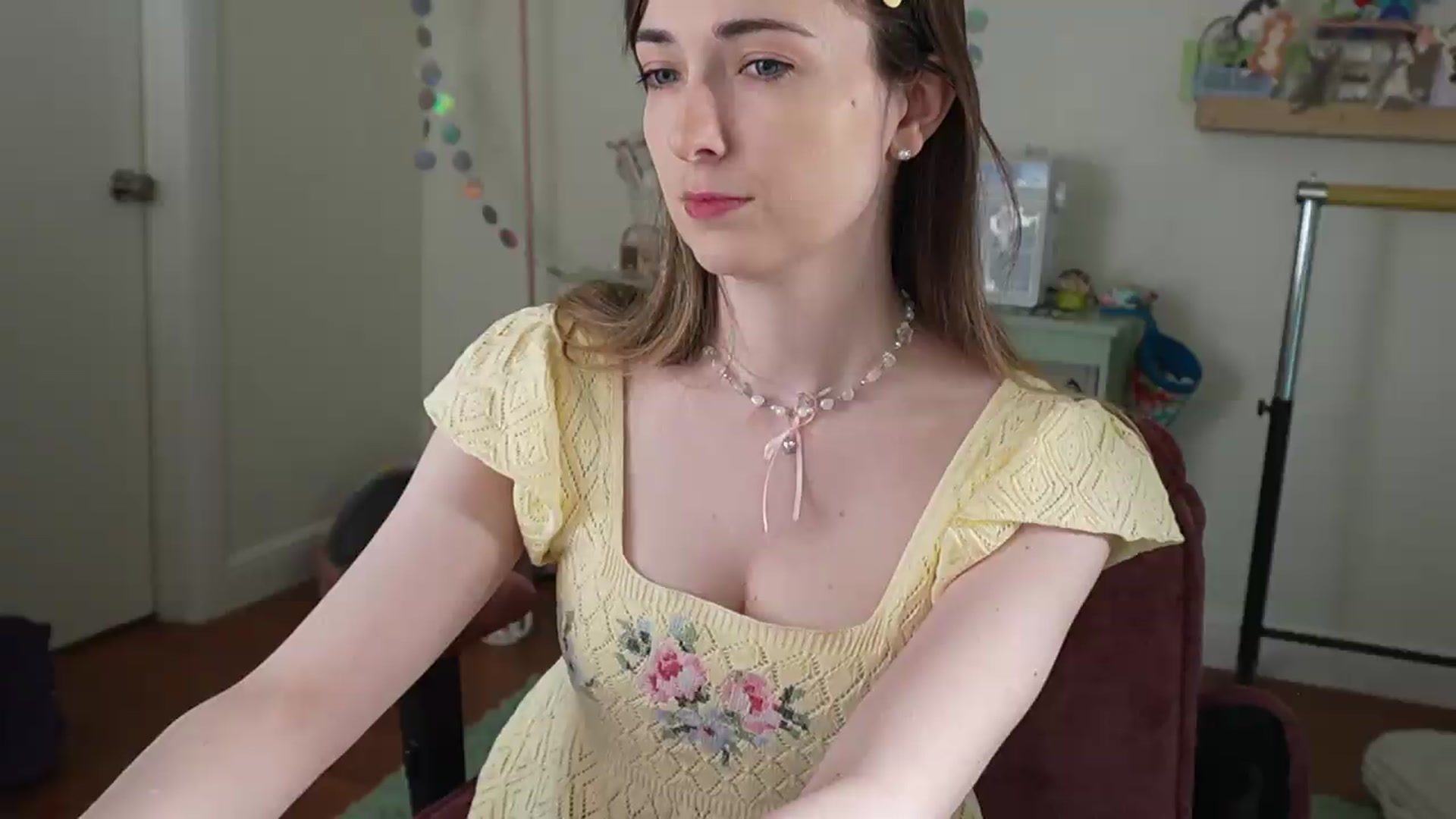 Gallery image thumbnail from Lil_blueberry's myfreecams stream on, 08/25/2026, 22:18 image 4 of 20
