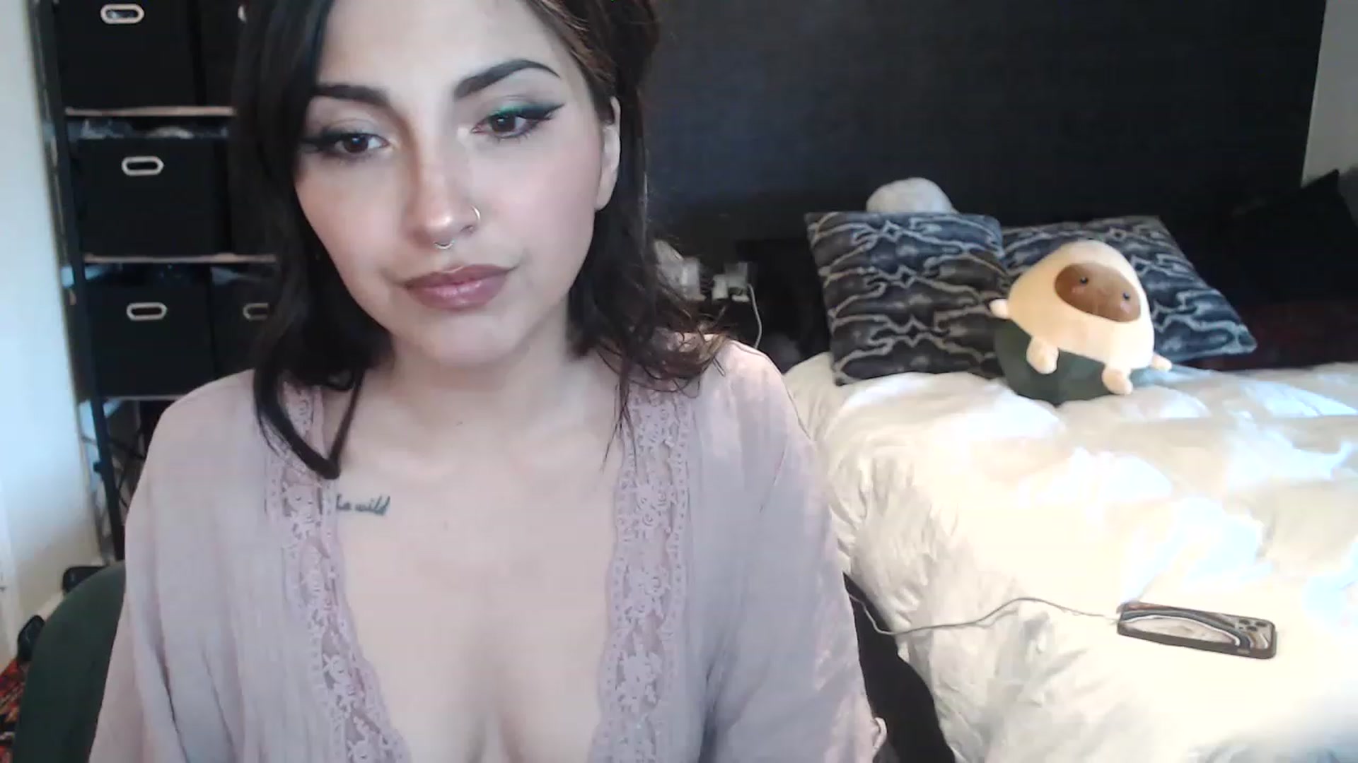 Gallery image thumbnail from Lil_bunniii's myfreecams stream on, 04/08/2023, 24:46 image 4 of 20