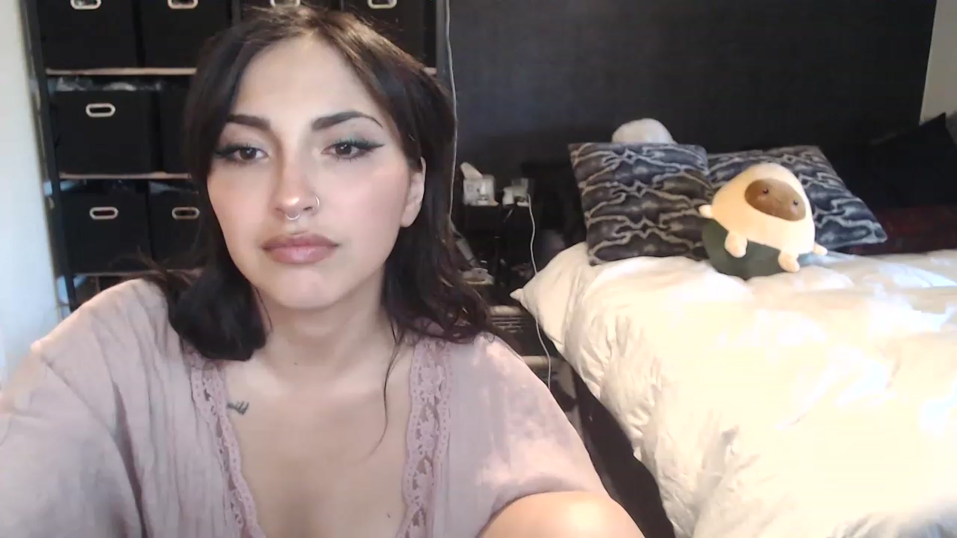 Gallery image thumbnail from Lil_bunniii's myfreecams stream on, 04/08/2023, 24:46 image 19 of 20