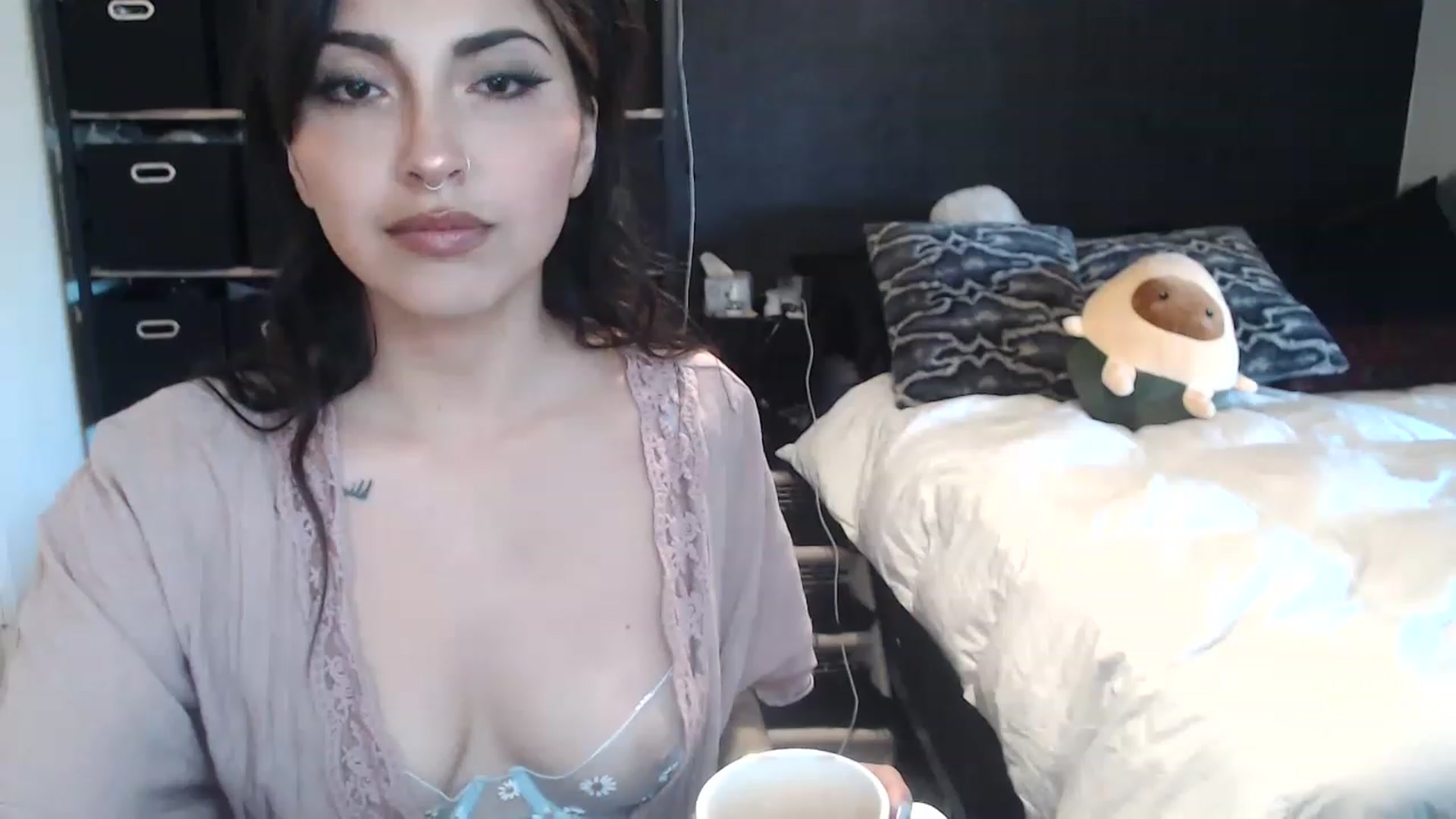 Gallery image thumbnail from Lil_bunniii's myfreecams stream on, 04/08/2023, 24:46 image 11 of 20