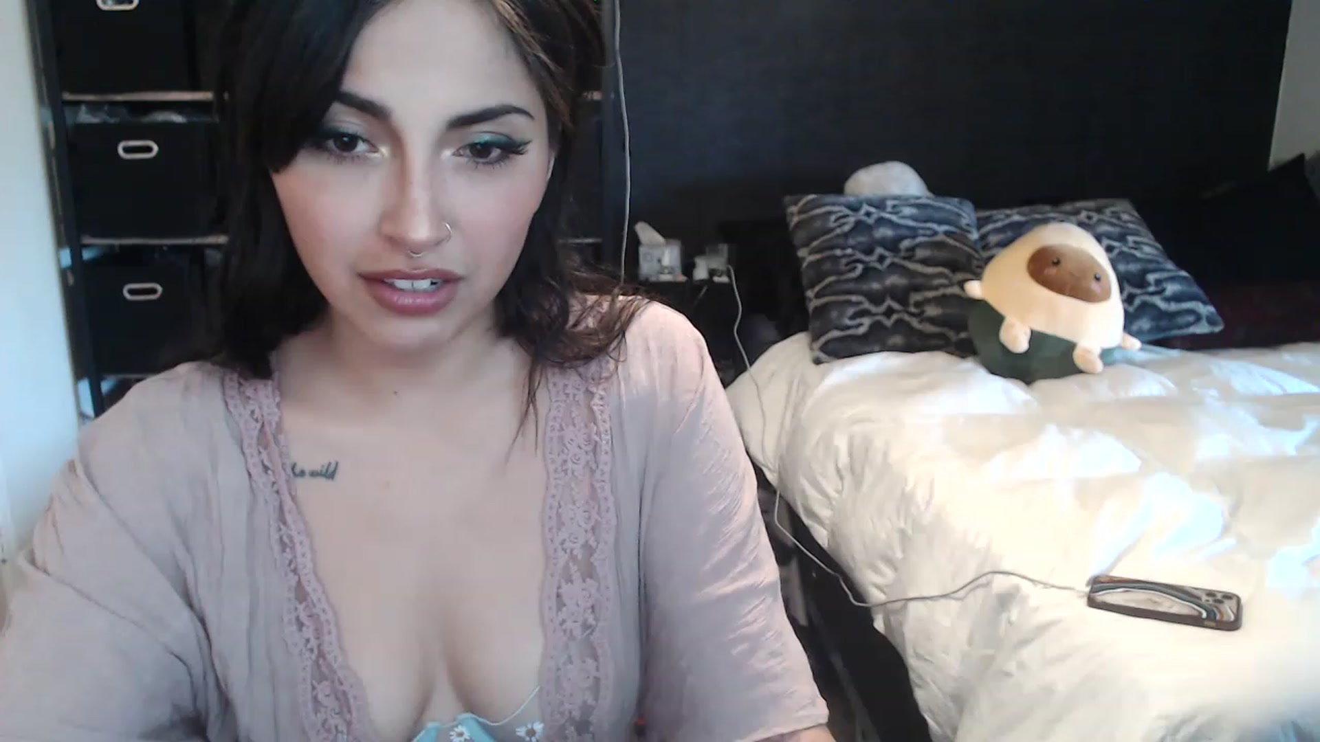 Gallery image thumbnail from Lil_bunniii's myfreecams stream on, 04/08/2023, 24:46 image 7 of 20