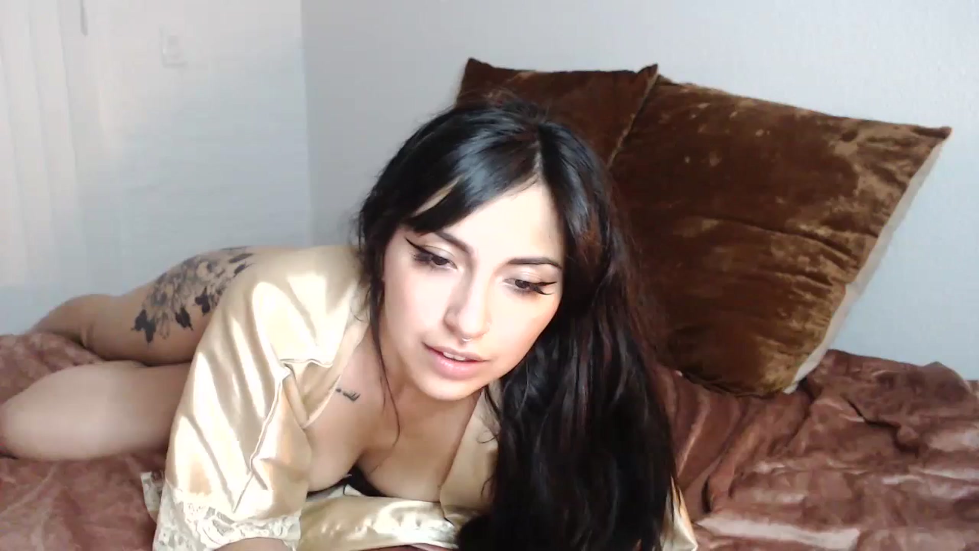Gallery image thumbnail from Lil_bunniii's myfreecams stream on, 05/31/2023, 06:10 image 17 of 20