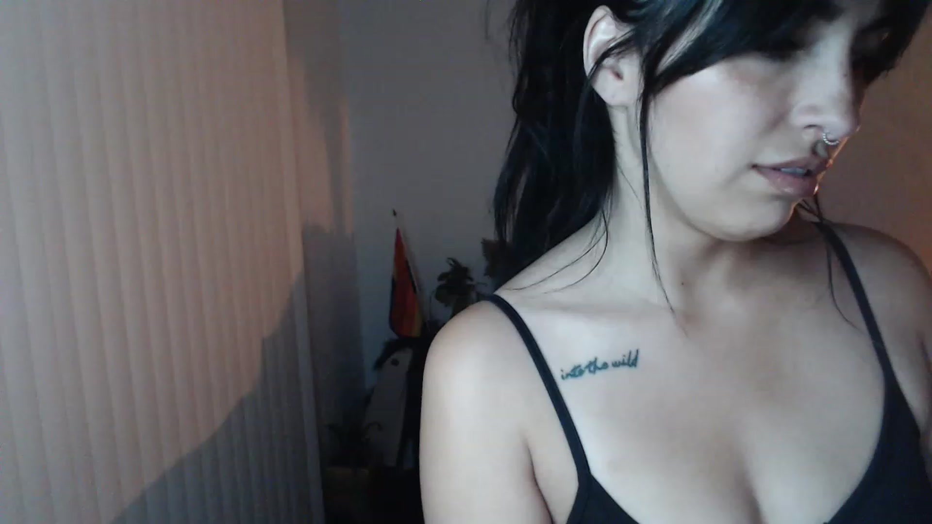 Gallery image thumbnail from Lil_bunniii's myfreecams stream on, 06/27/2023, 07:18 image 4 of 20