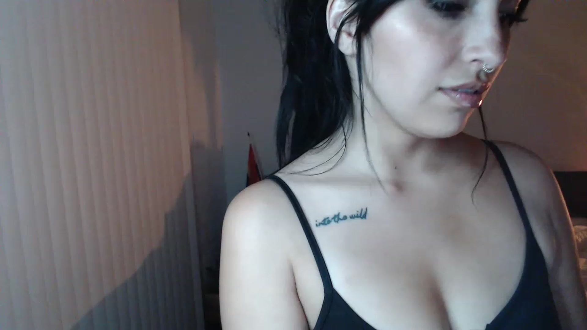 Gallery image thumbnail from Lil_bunniii's myfreecams stream on, 06/27/2023, 07:18 image 6 of 20
