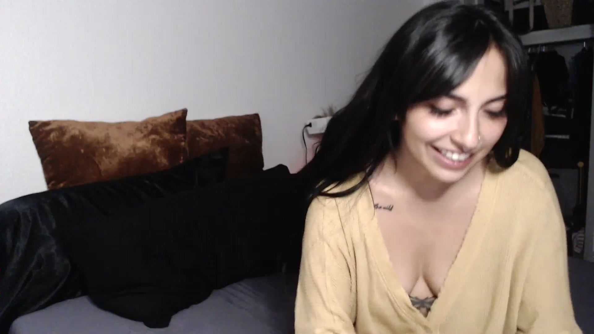 Gallery image thumbnail from Lil_bunniii's myfreecams stream on, 06/30/2023, 07:11 image 10 of 20