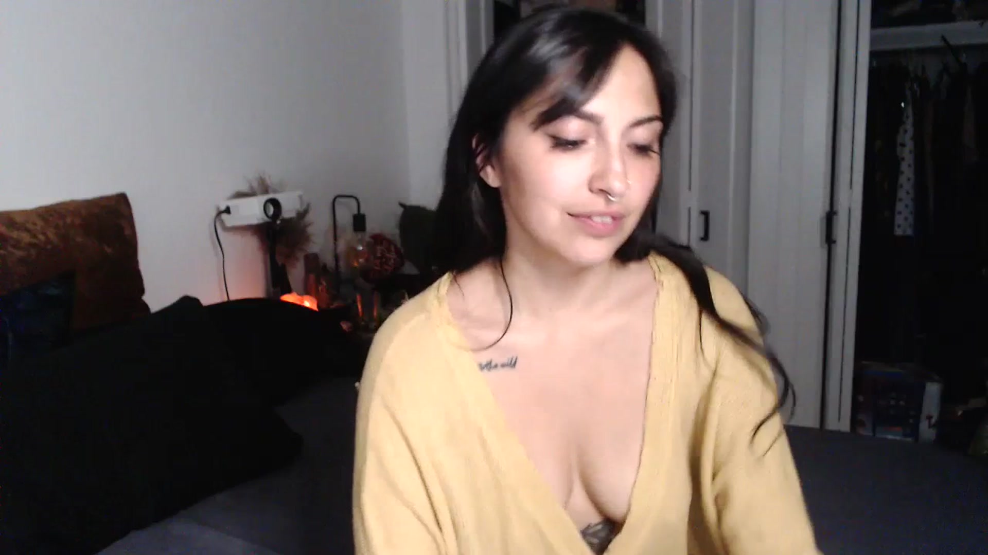 Gallery image thumbnail from Lil_bunniii's myfreecams stream on, 06/30/2023, 07:11 image 18 of 20