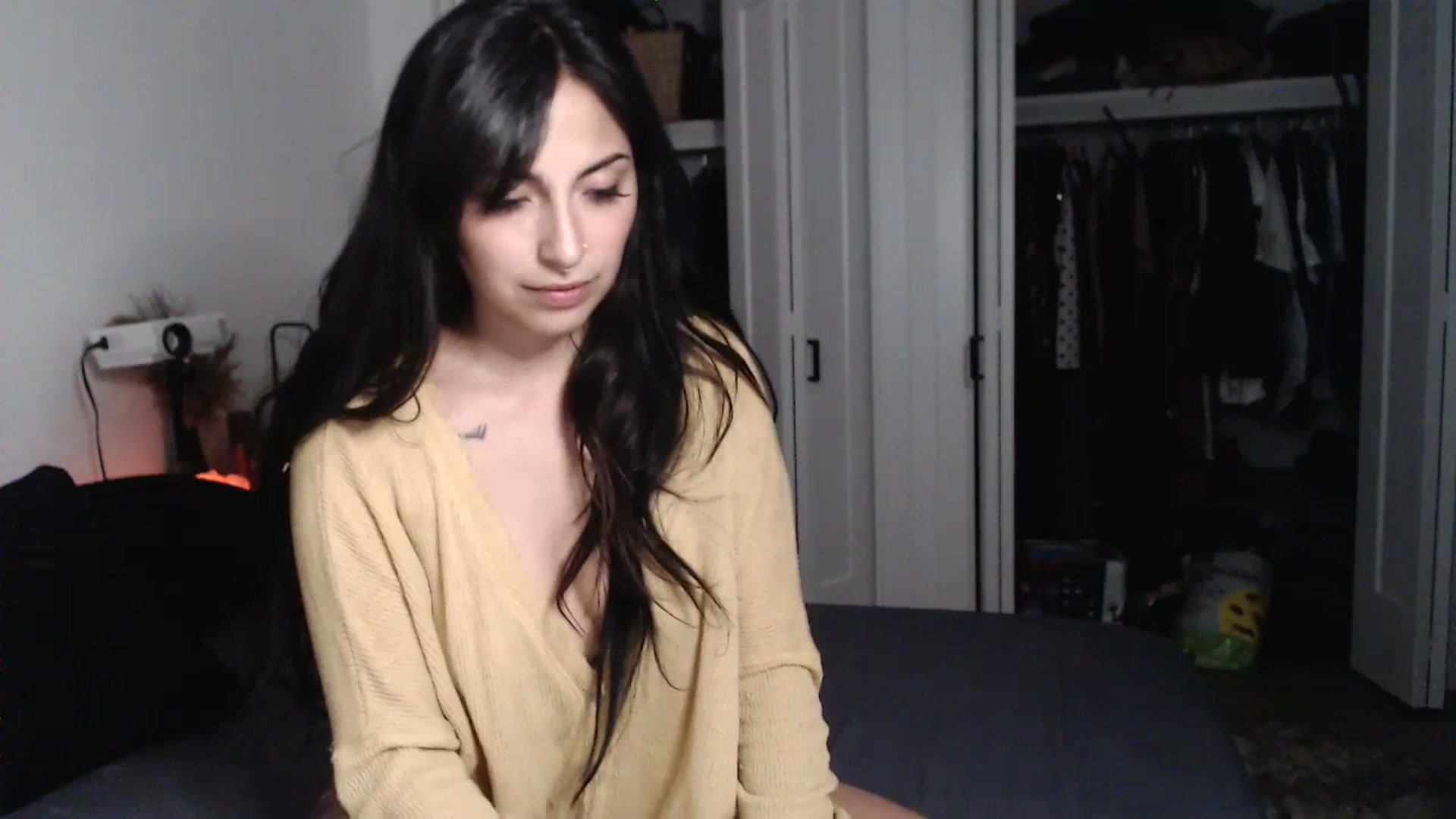 Gallery image thumbnail from Lil_bunniii's myfreecams stream on, 06/30/2023, 07:11 image 15 of 20