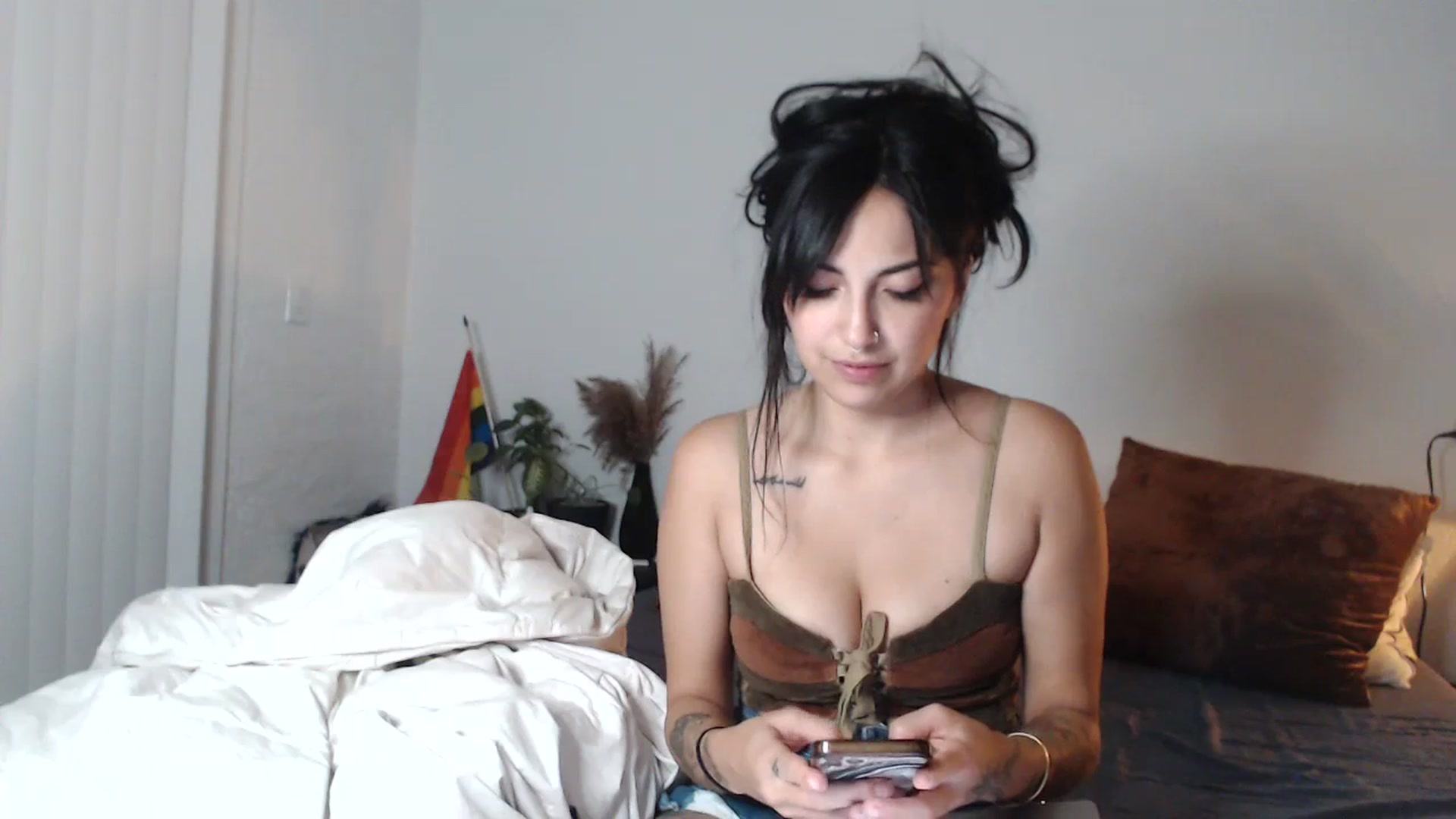 Gallery image thumbnail from Lil_bunniii's myfreecams stream on, 07/06/2023, 07:16 image 8 of 20