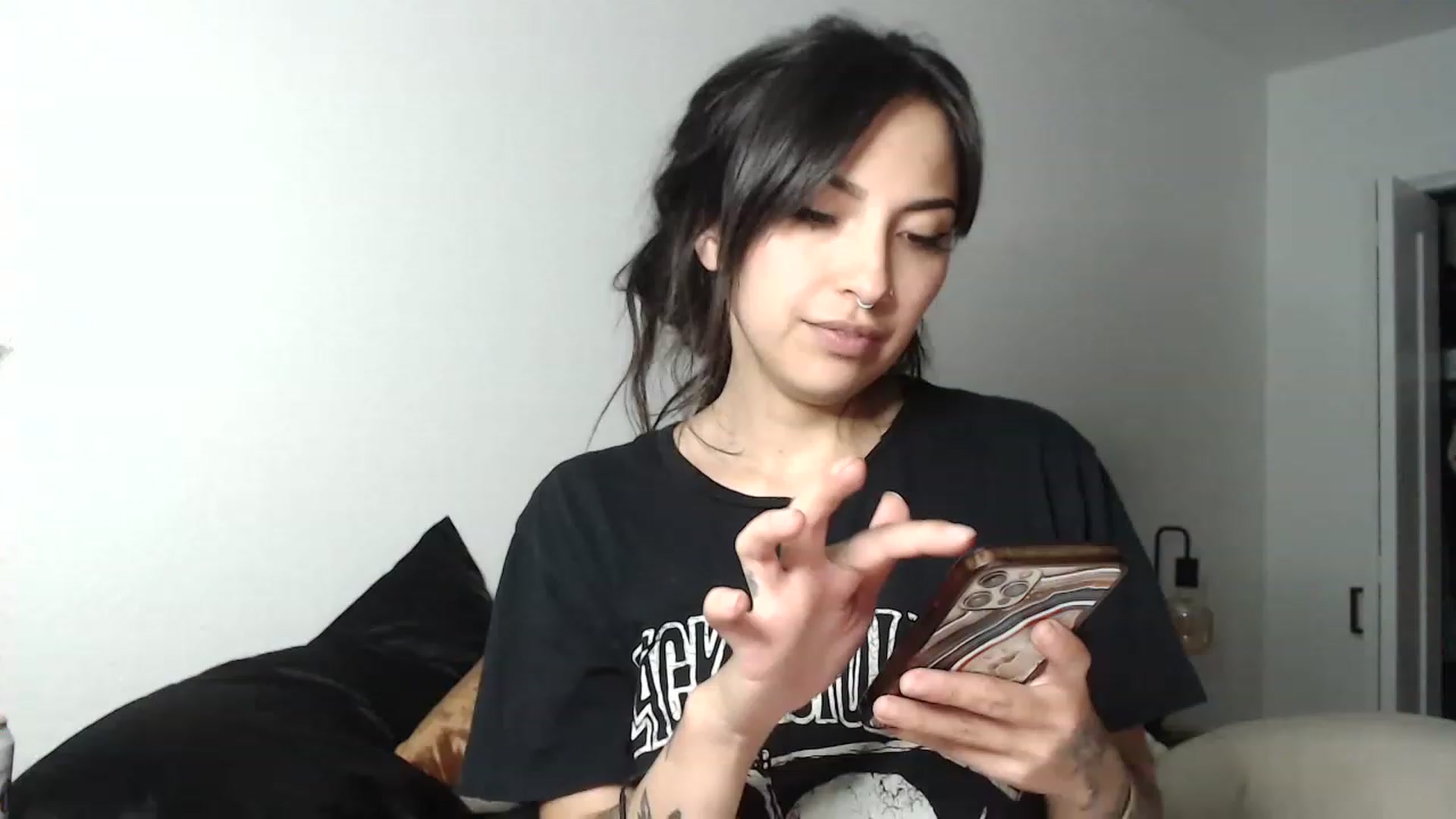 Gallery image thumbnail from Lil_bunniii's myfreecams stream on, 07/13/2023, 06:28 image 7 of 20