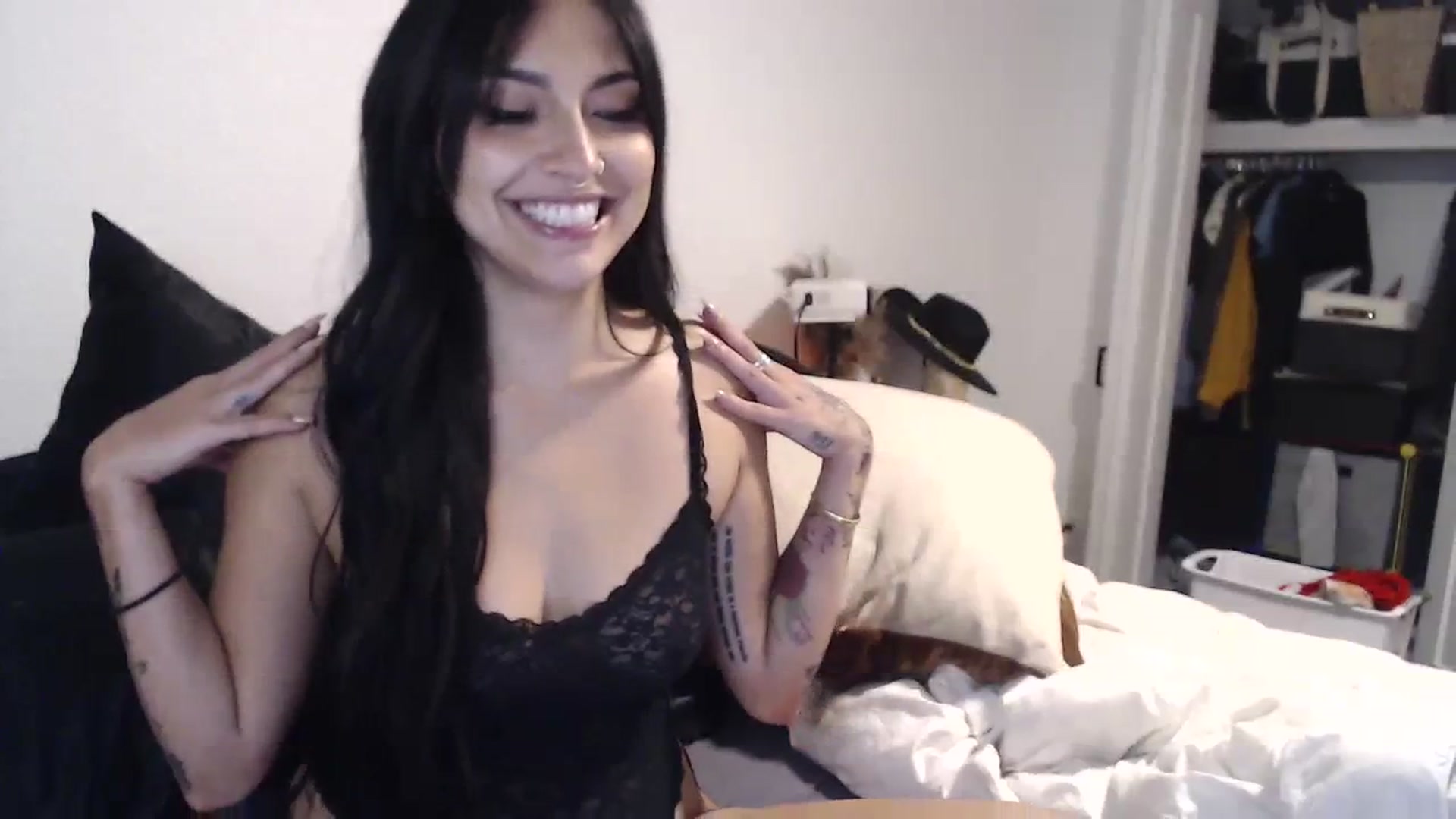 Gallery image thumbnail from Lil_bunniii's myfreecams stream on, 07/23/2023, 07:37 image 9 of 20