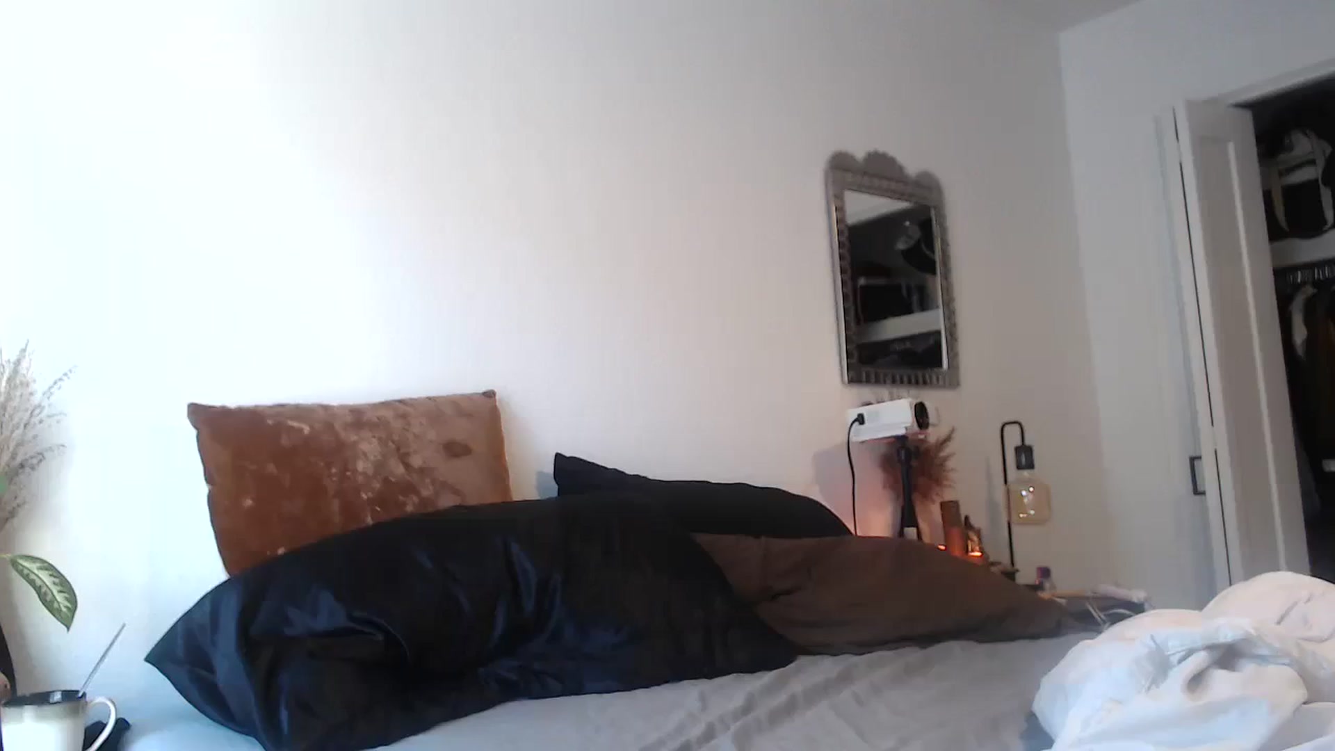 Gallery image thumbnail from Lil_bunniii's myfreecams stream on, 07/31/2023, 24:00 image 16 of 20
