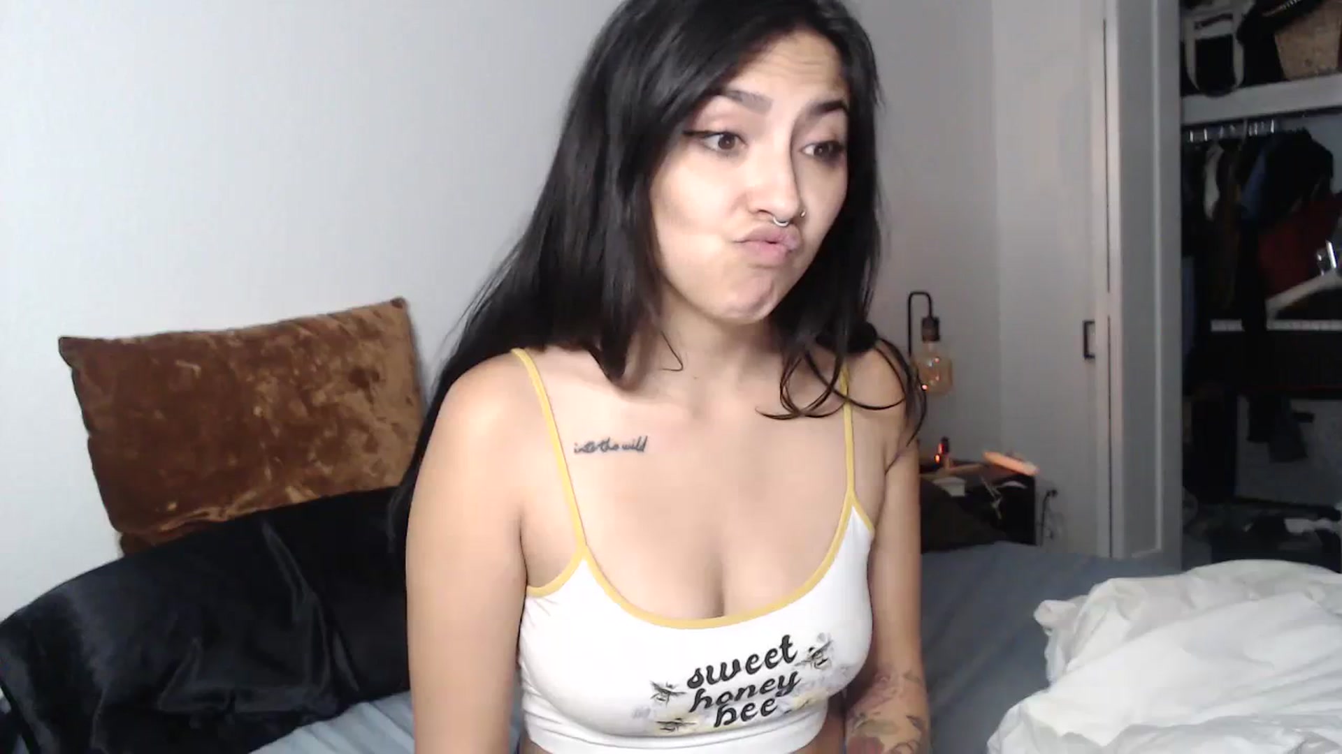 Gallery image thumbnail from Lil_bunniii's myfreecams stream on, 07/31/2023, 07:40 image 10 of 20