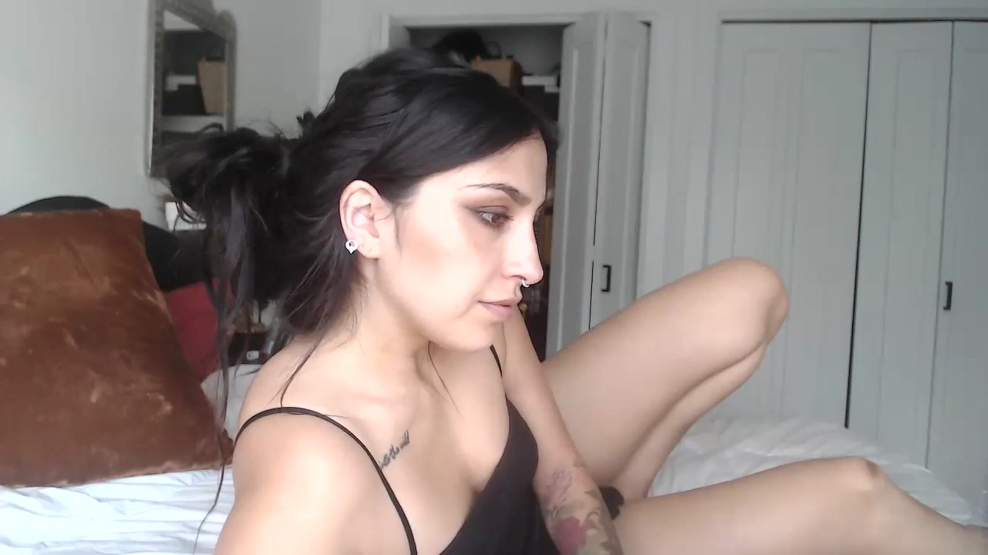 Gallery image thumbnail from Lil_bunniii's myfreecams stream on, 09/14/2023, 24:57 image 6 of 20