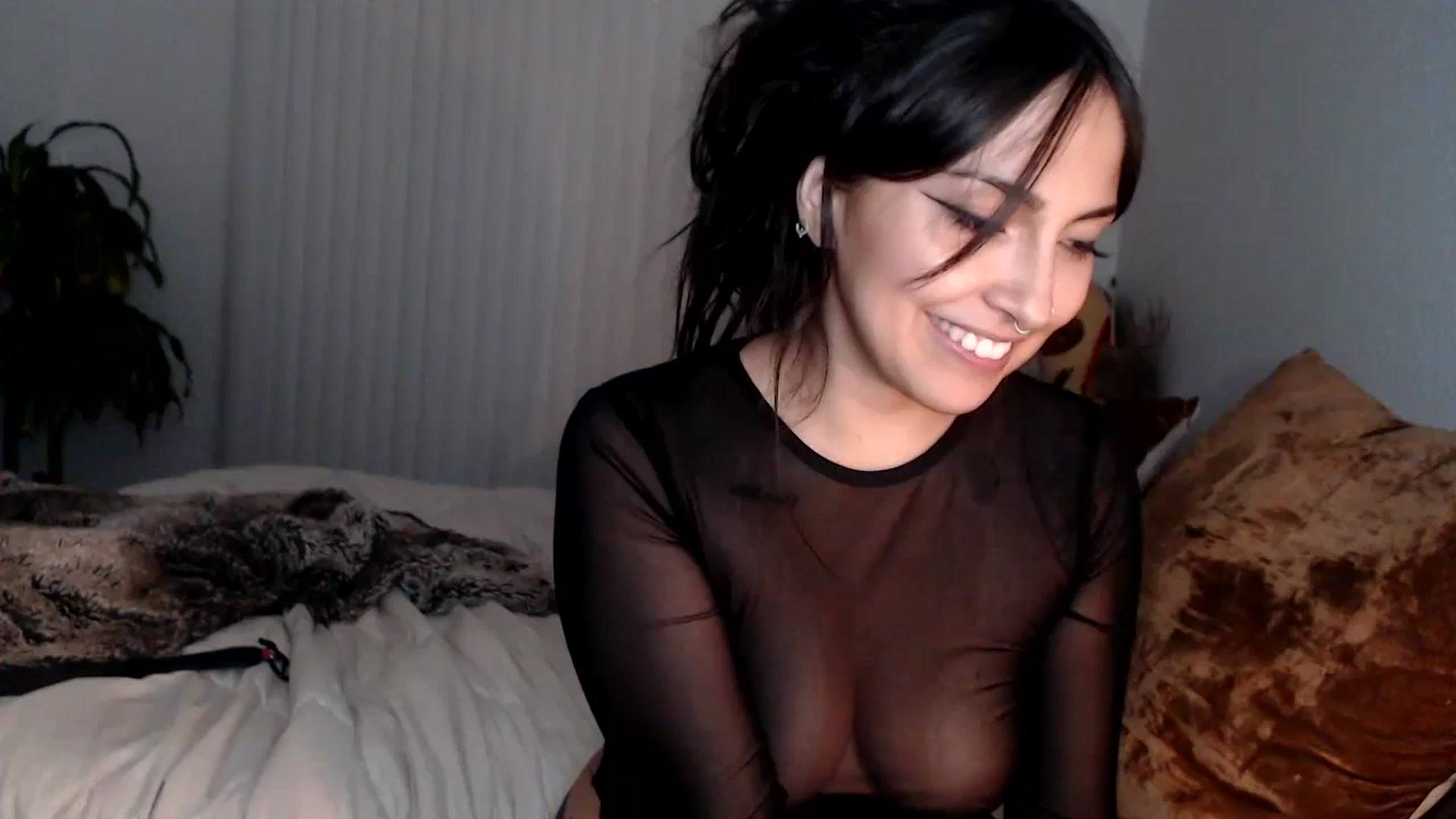 Gallery image thumbnail from Lil_bunniii's myfreecams stream on, 12/24/2023, 07:46 image 1 of 20