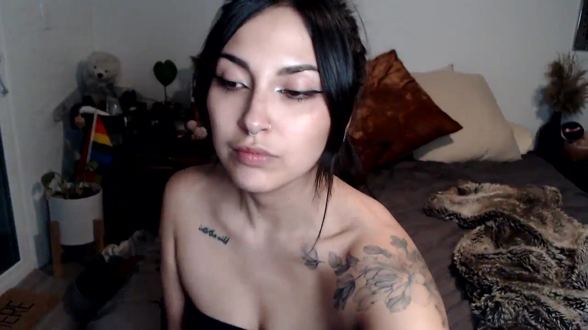 Gallery image thumbnail from Lil_bunniii's myfreecams stream on, 02/04/2024, 07:12 image 3 of 20