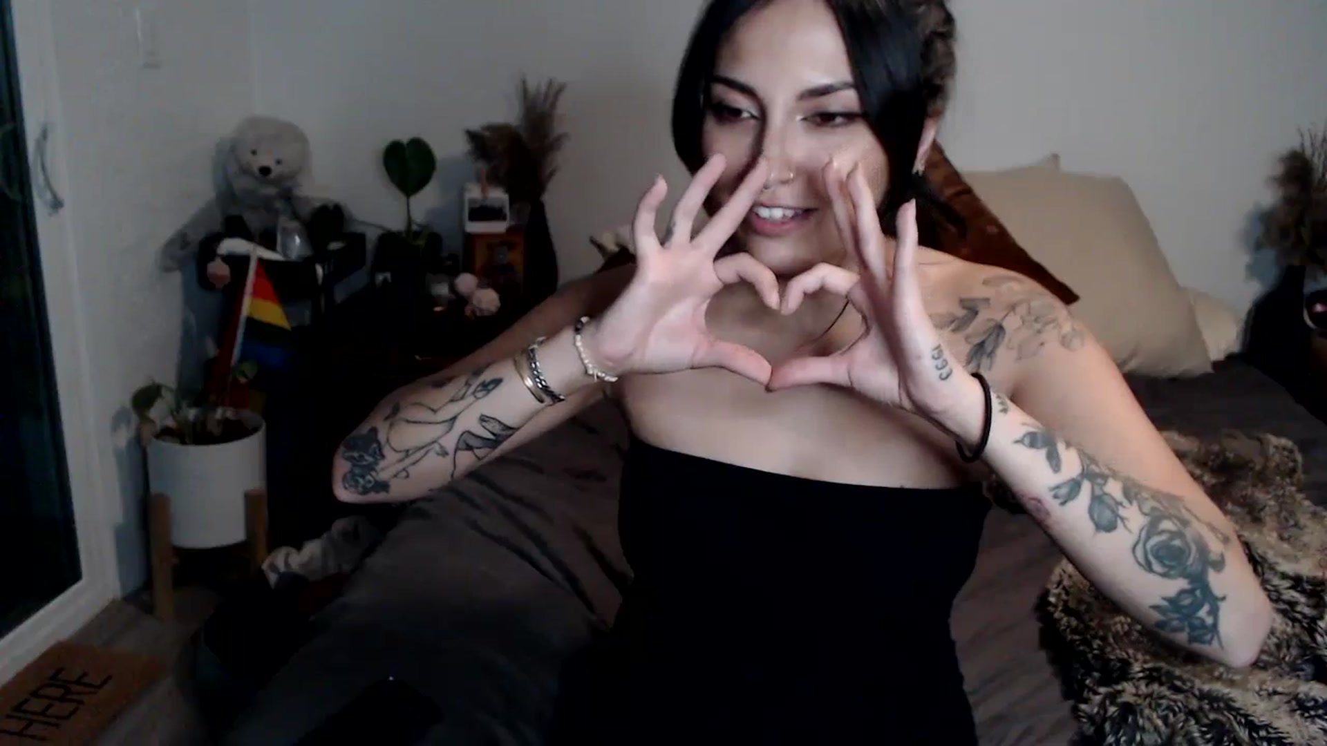 Gallery image thumbnail from Lil_bunniii's myfreecams stream on, 02/04/2024, 07:12 image 20 of 20