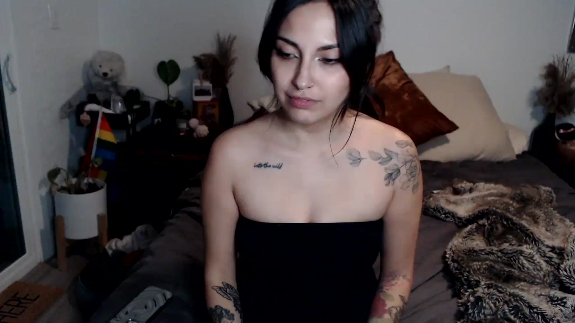 Gallery image thumbnail from Lil_bunniii's myfreecams stream on, 02/04/2024, 07:12 image 11 of 20