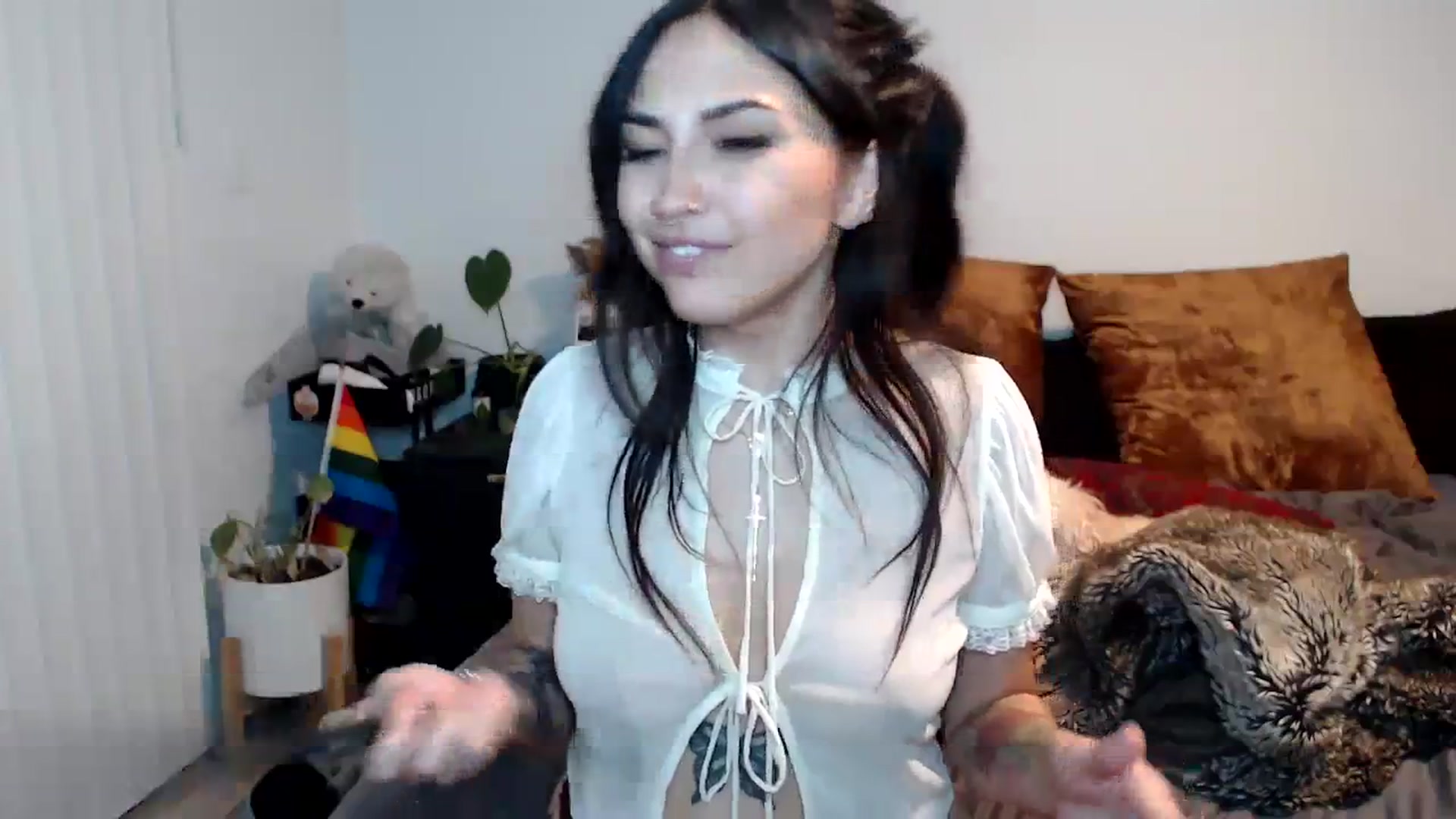 Gallery image thumbnail from Lil_bunniii's myfreecams stream on, 02/10/2024, 08:30 image 3 of 20