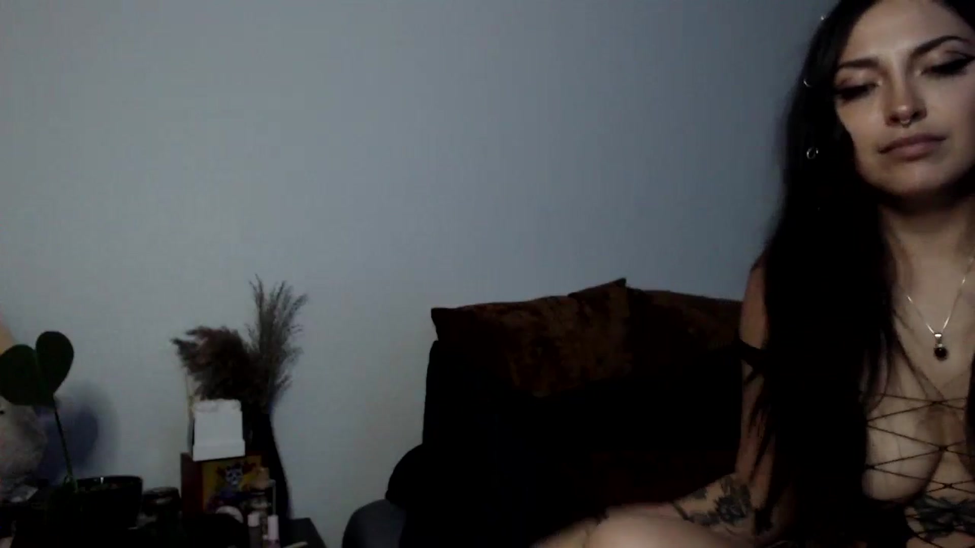 Gallery image thumbnail from Lil_bunniii's myfreecams stream on, 04/14/2024, 08:10 image 17 of 20
