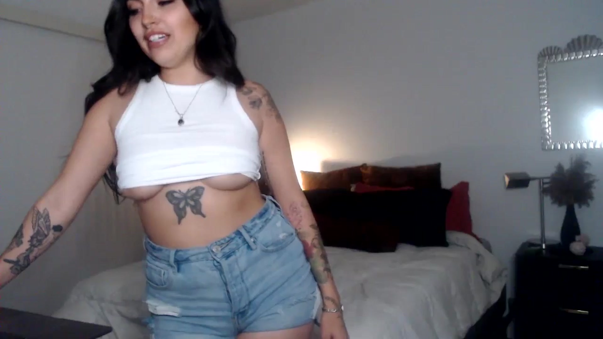 Gallery image thumbnail from Lil_bunniii's myfreecams stream on, 05/18/2024, 08:43 image 4 of 20