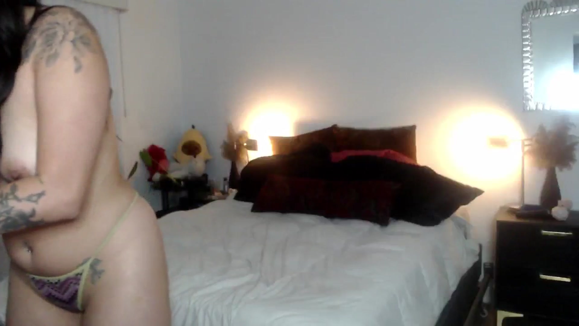 Gallery image thumbnail from Lil_bunniii's myfreecams stream on, 05/21/2024, 03:49 image 17 of 20