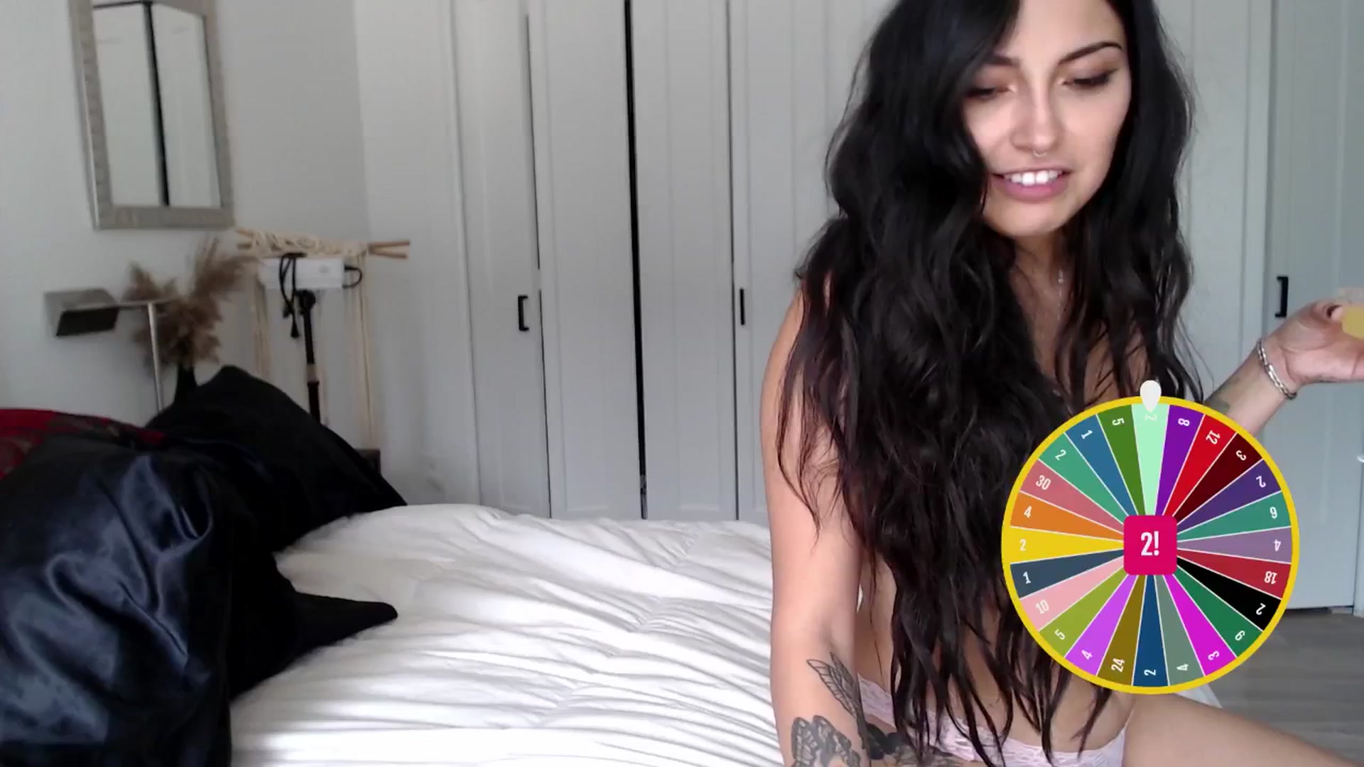 Gallery image thumbnail from Lil_bunniii's myfreecams stream on, 06/08/2024, 22:39 image 12 of 20