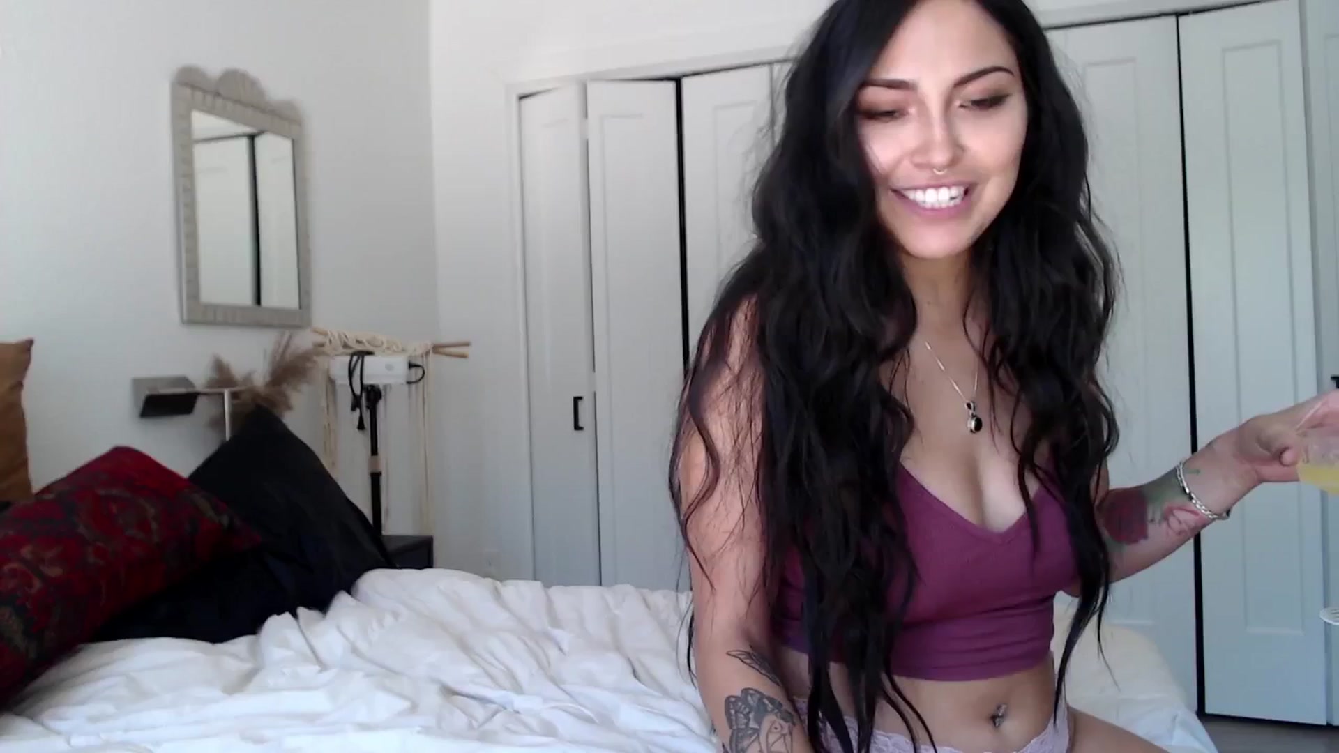 Gallery image thumbnail from Lil_bunniii's myfreecams stream on, 06/08/2024, 22:39 image 5 of 20