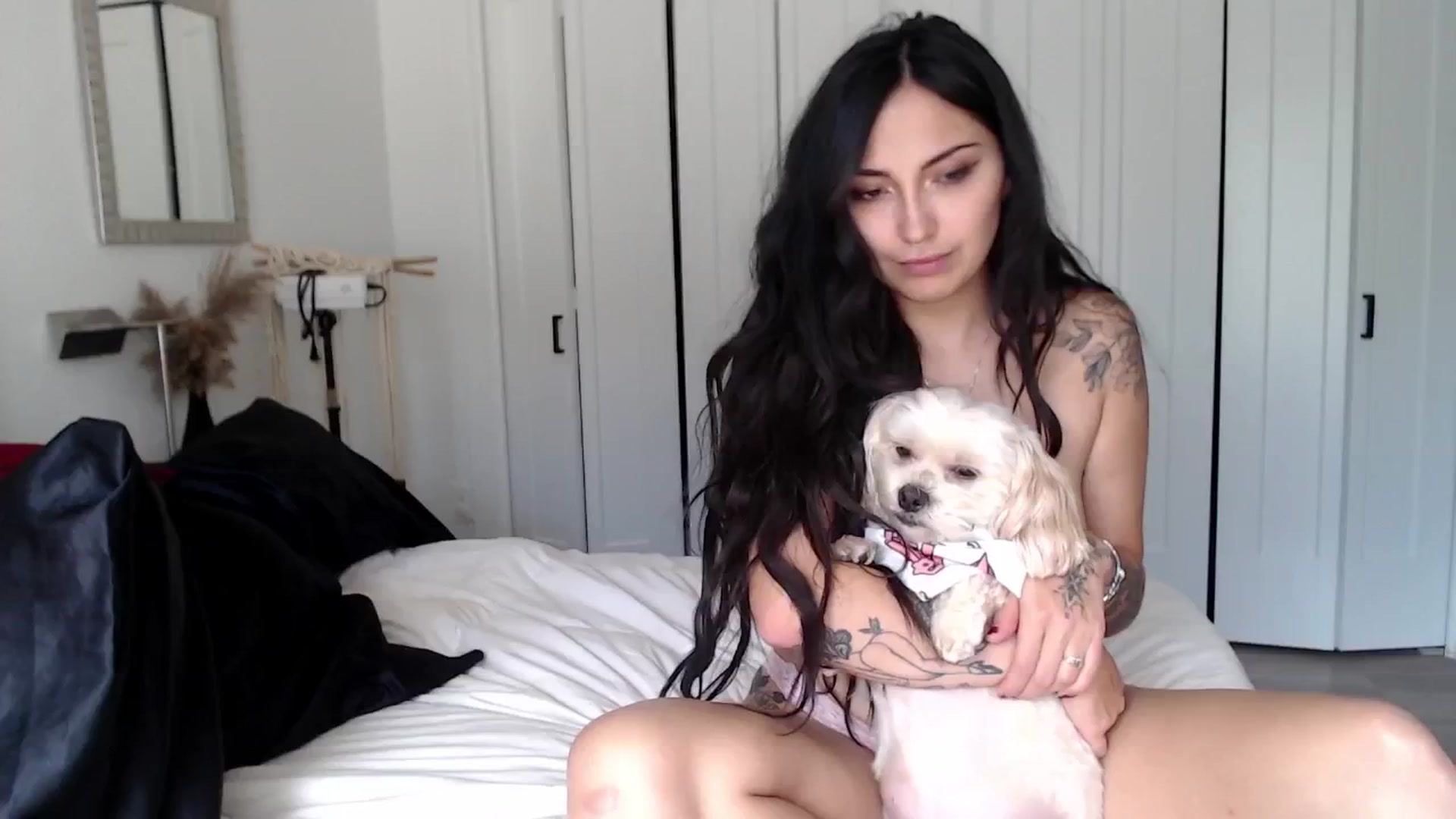 Gallery image thumbnail from Lil_bunniii's myfreecams stream on, 06/08/2024, 22:39 image 16 of 20