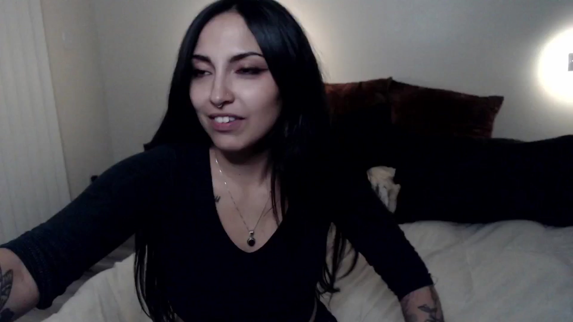 Gallery image thumbnail from Lil_bunniii's myfreecams stream on, 06/21/2024, 06:08 image 2 of 20
