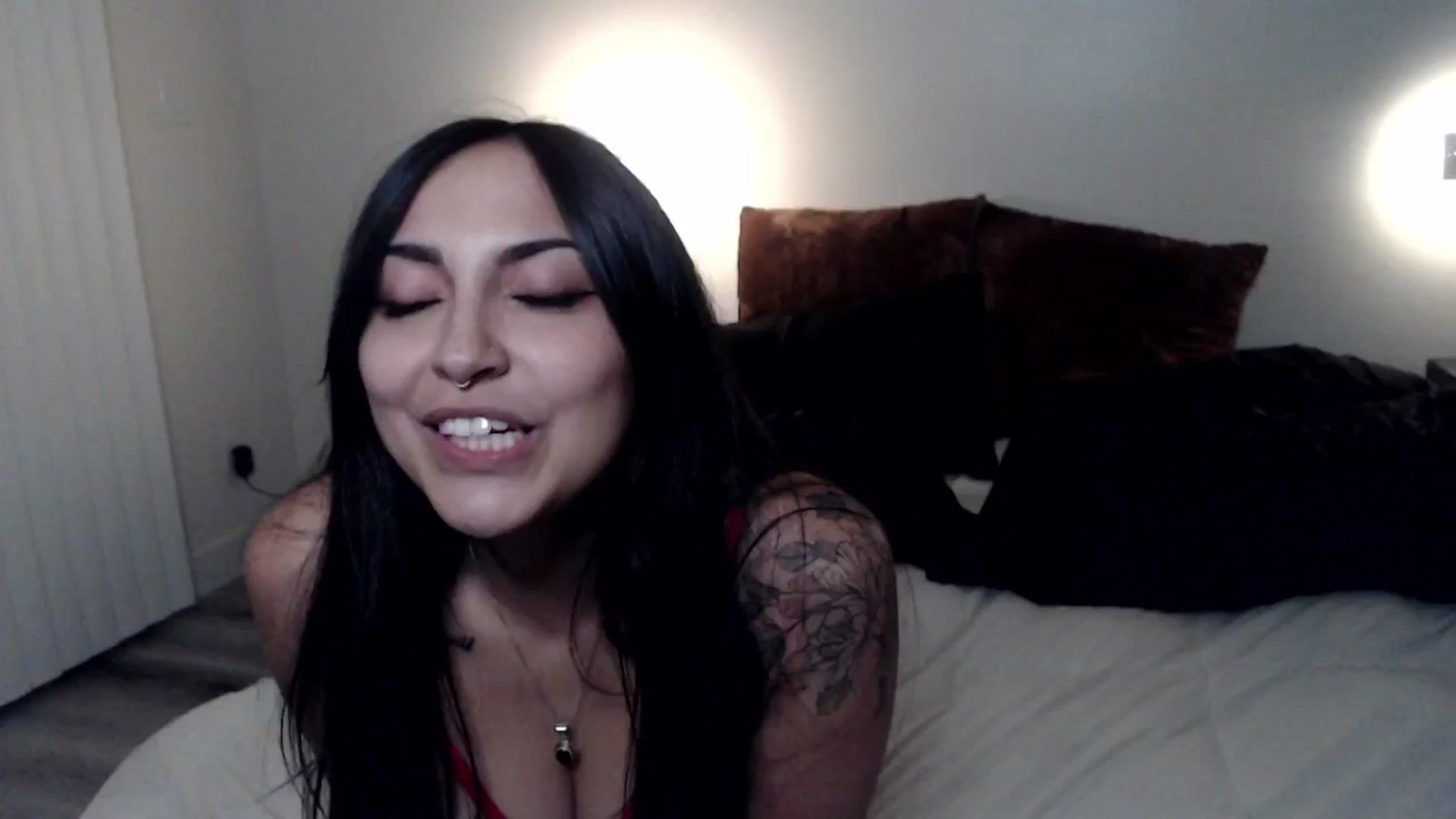 Gallery image thumbnail from Lil_bunniii's myfreecams stream on, 06/21/2024, 06:08 image 12 of 20