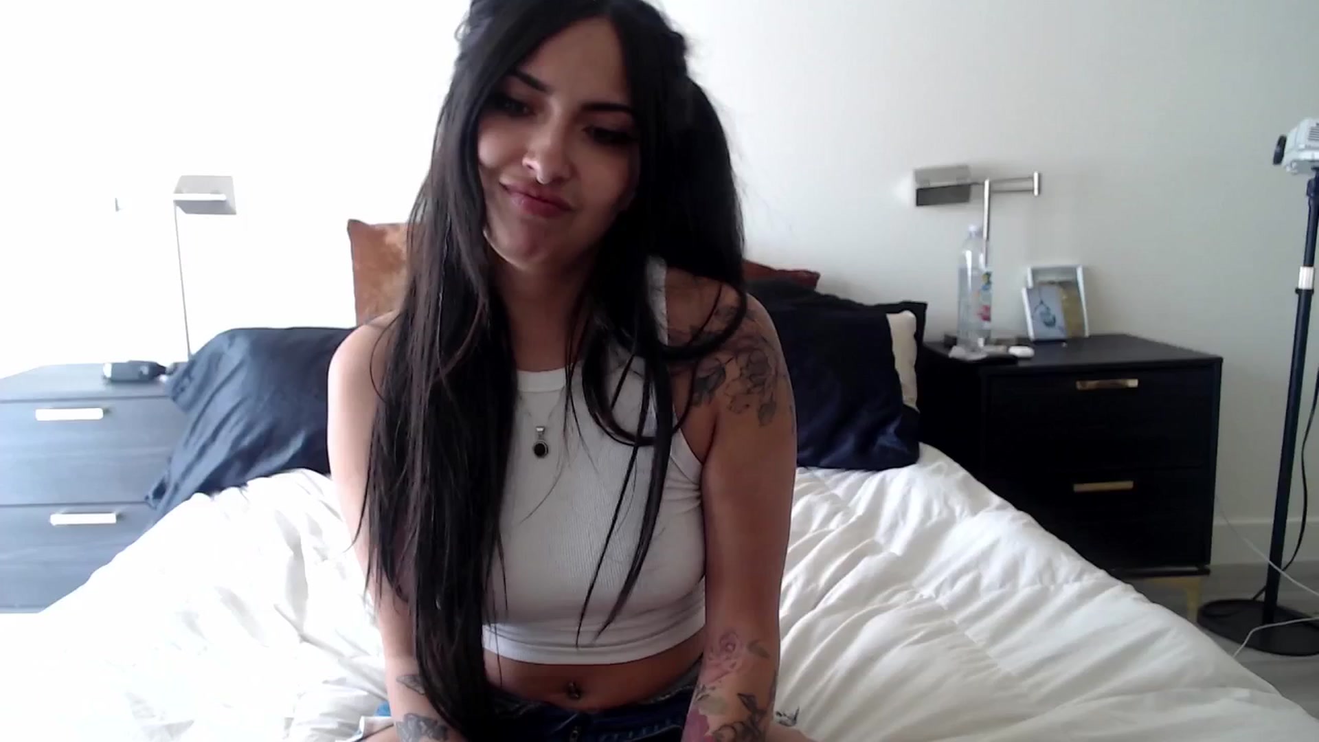 Gallery image thumbnail from Lil_bunniii's myfreecams stream on, 06/22/2024, 23:39 image 3 of 20