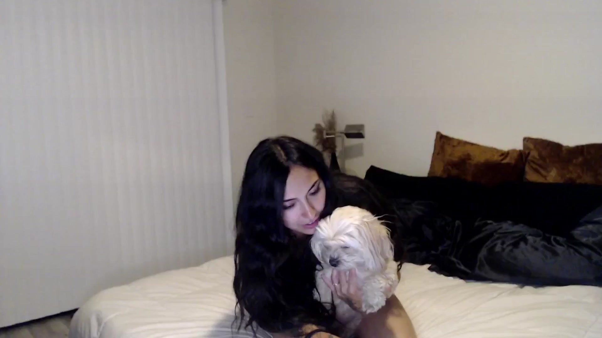 Gallery image thumbnail from Lil_bunniii's myfreecams stream on, 07/16/2024, 08:36 image 6 of 20