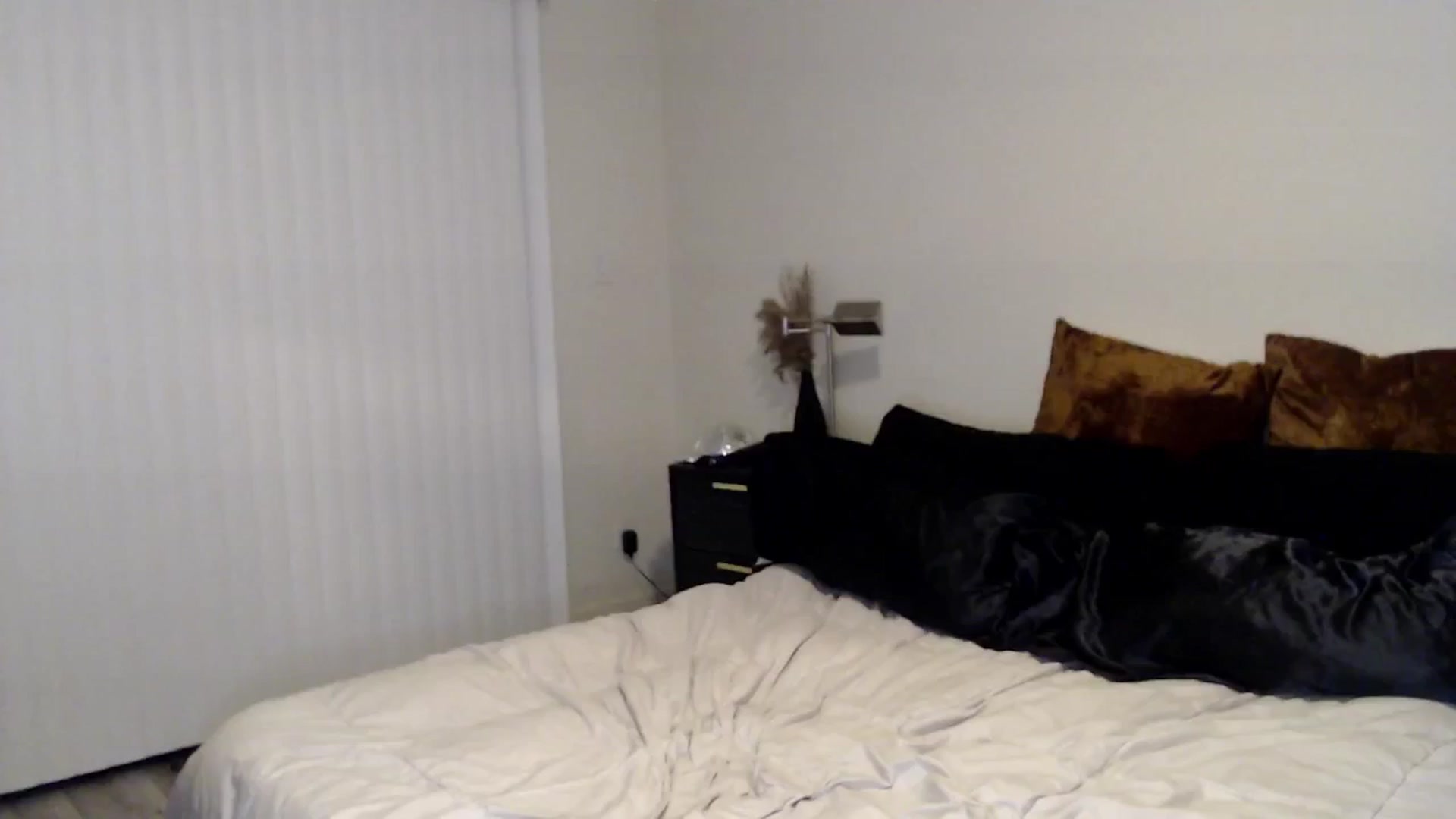 Gallery image thumbnail from Lil_bunniii's myfreecams stream on, 07/16/2024, 08:36 image 18 of 20