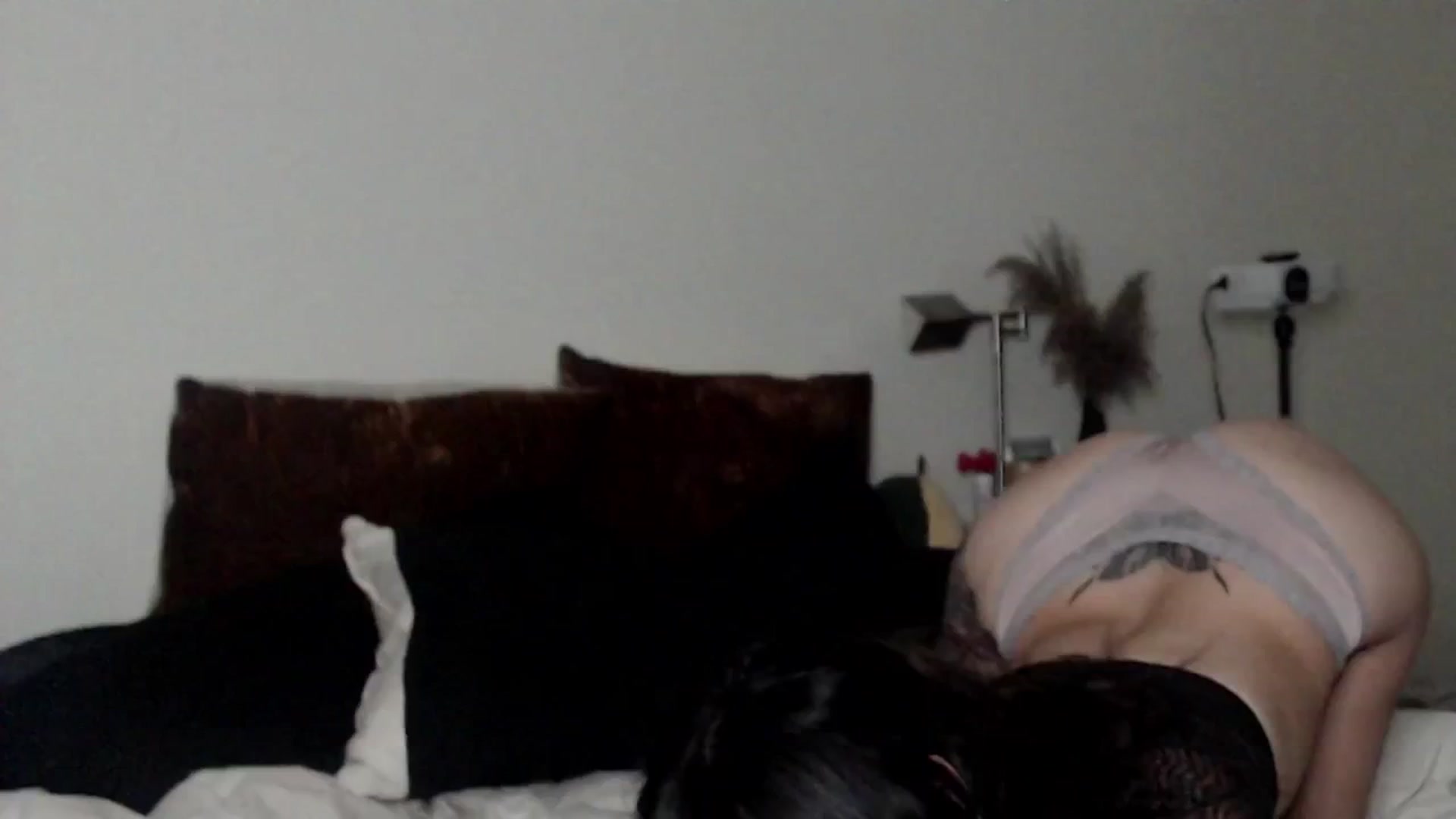 Gallery image thumbnail from Lil_bunniii's myfreecams stream on, 08/25/2024, 04:05 image 12 of 20